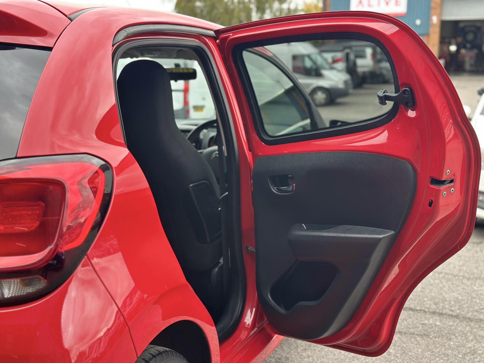 Citroen C1 1.2 PureTech Flair Hatchback 5dr Petrol Manual Euro 6 (82 ps)