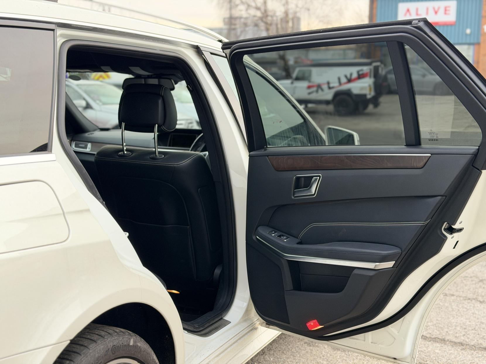 Mercedes-Benz E Class 2.0 E250 Avantgarde 1st Anniversary Edition  Estate (2013 - 2016)