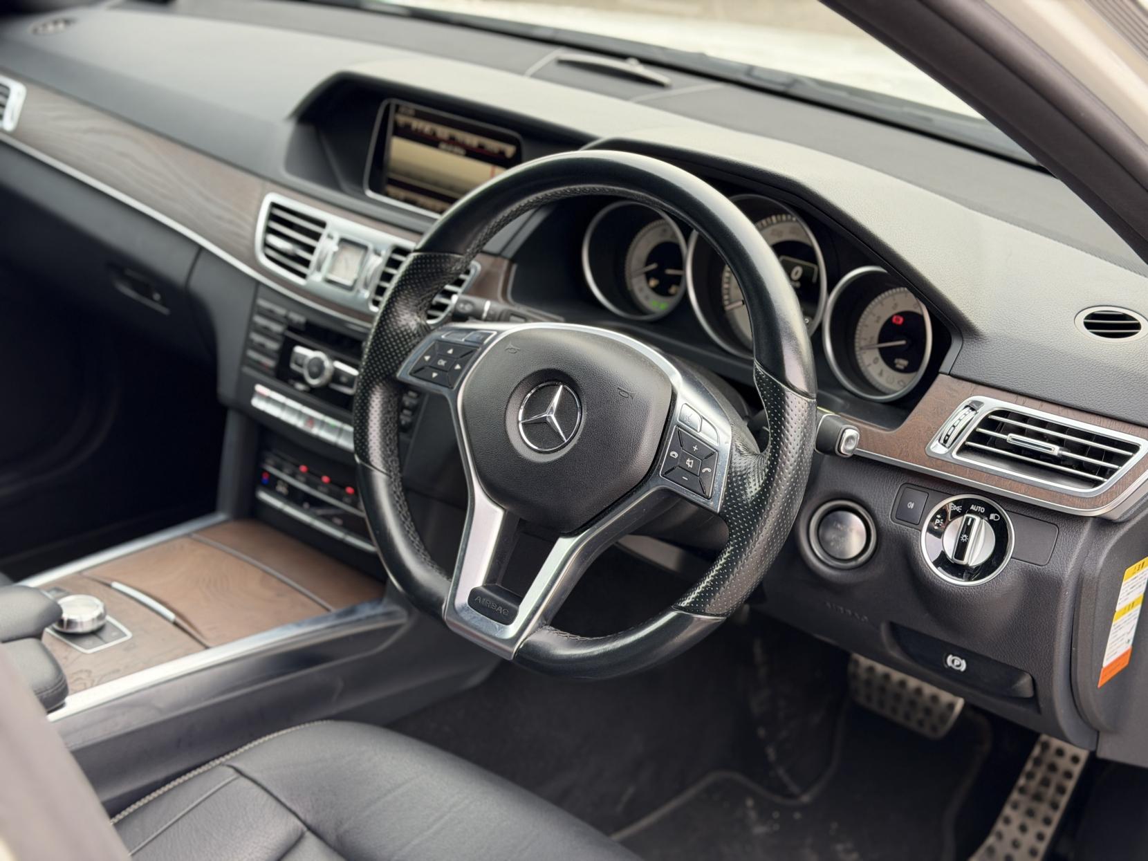 Mercedes-Benz E Class 2.0 E250 Avantgarde 1st Anniversary Edition  Estate (2013 - 2016)