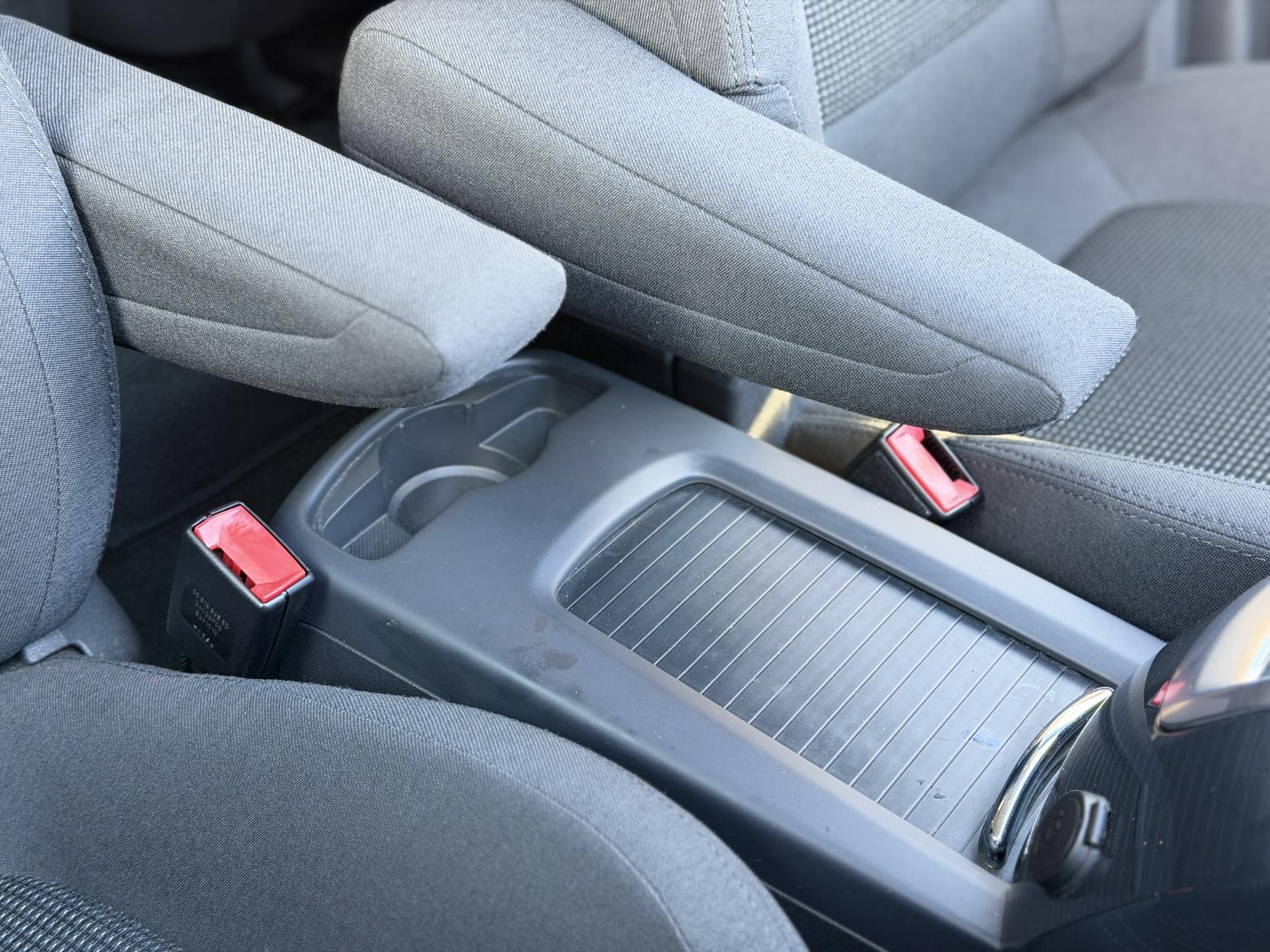 Peugeot 5008 1.6 THP Exclusive MPV 5dr Petrol Auto Euro 5 (156 ps)