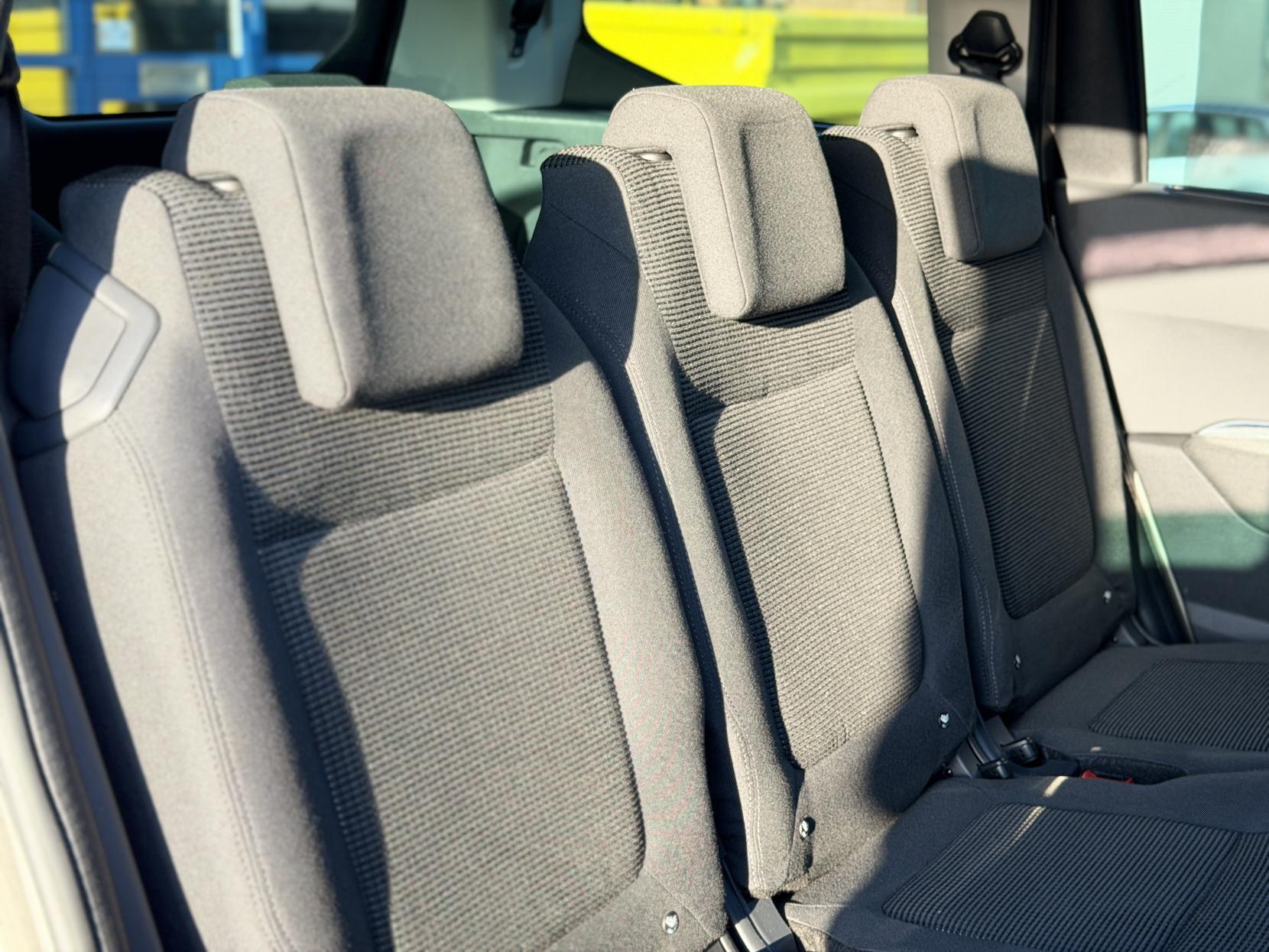 Peugeot 5008 1.6 THP Exclusive MPV 5dr Petrol Auto Euro 5 (156 ps)