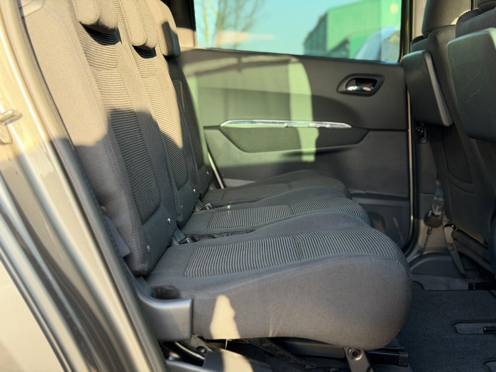 Peugeot 5008 1.6 THP Exclusive MPV 5dr Petrol Auto Euro 5 (156 ps)