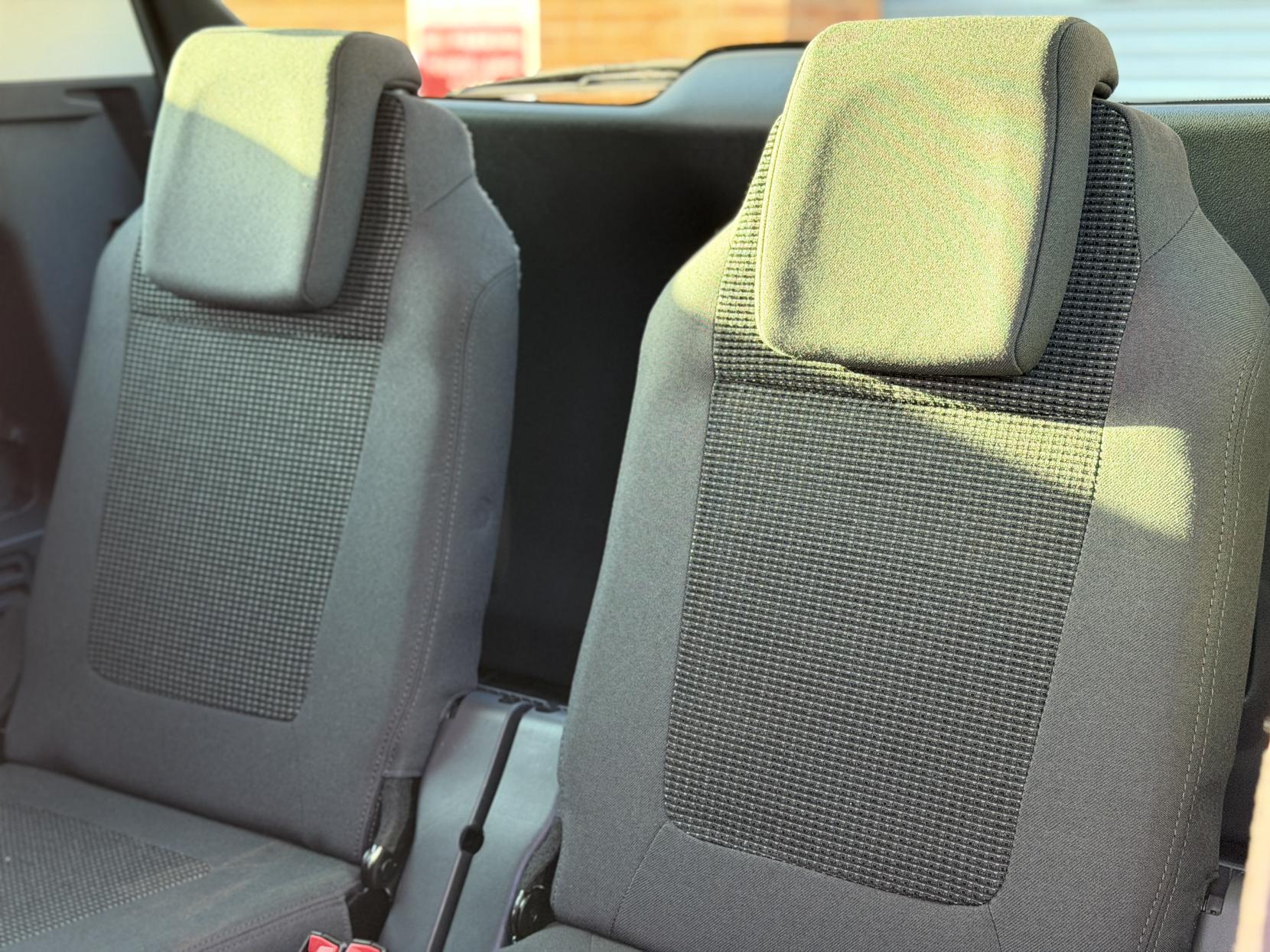 Peugeot 5008 1.6 THP Exclusive MPV 5dr Petrol Auto Euro 5 (156 ps)