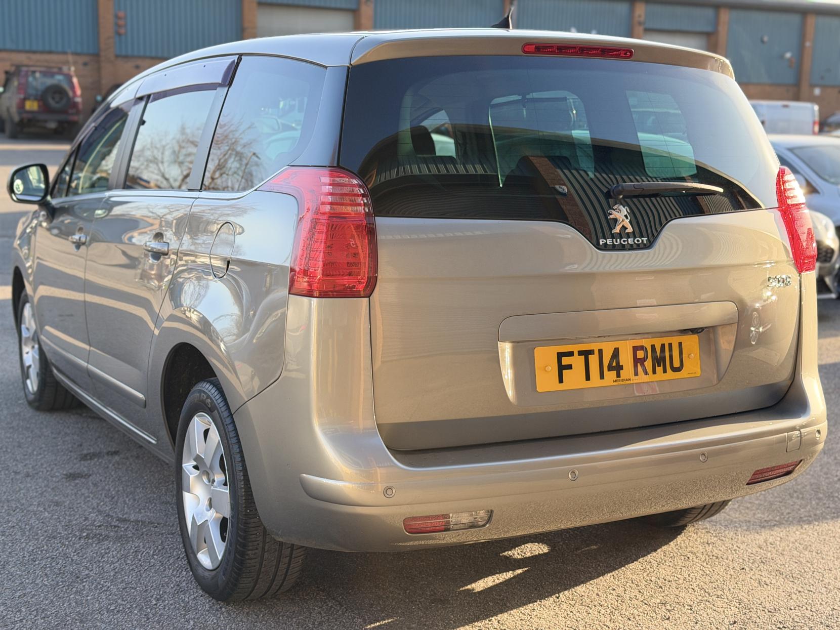 Peugeot 5008 1.6 THP Exclusive MPV 5dr Petrol Auto Euro 5 (156 ps)