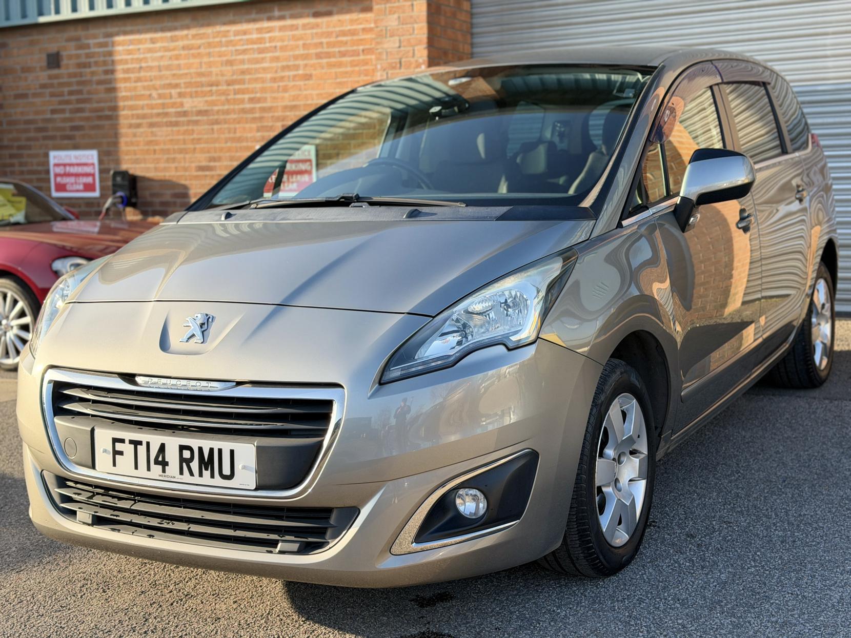 Peugeot 5008 1.6 THP Exclusive MPV 5dr Petrol Auto Euro 5 (156 ps)