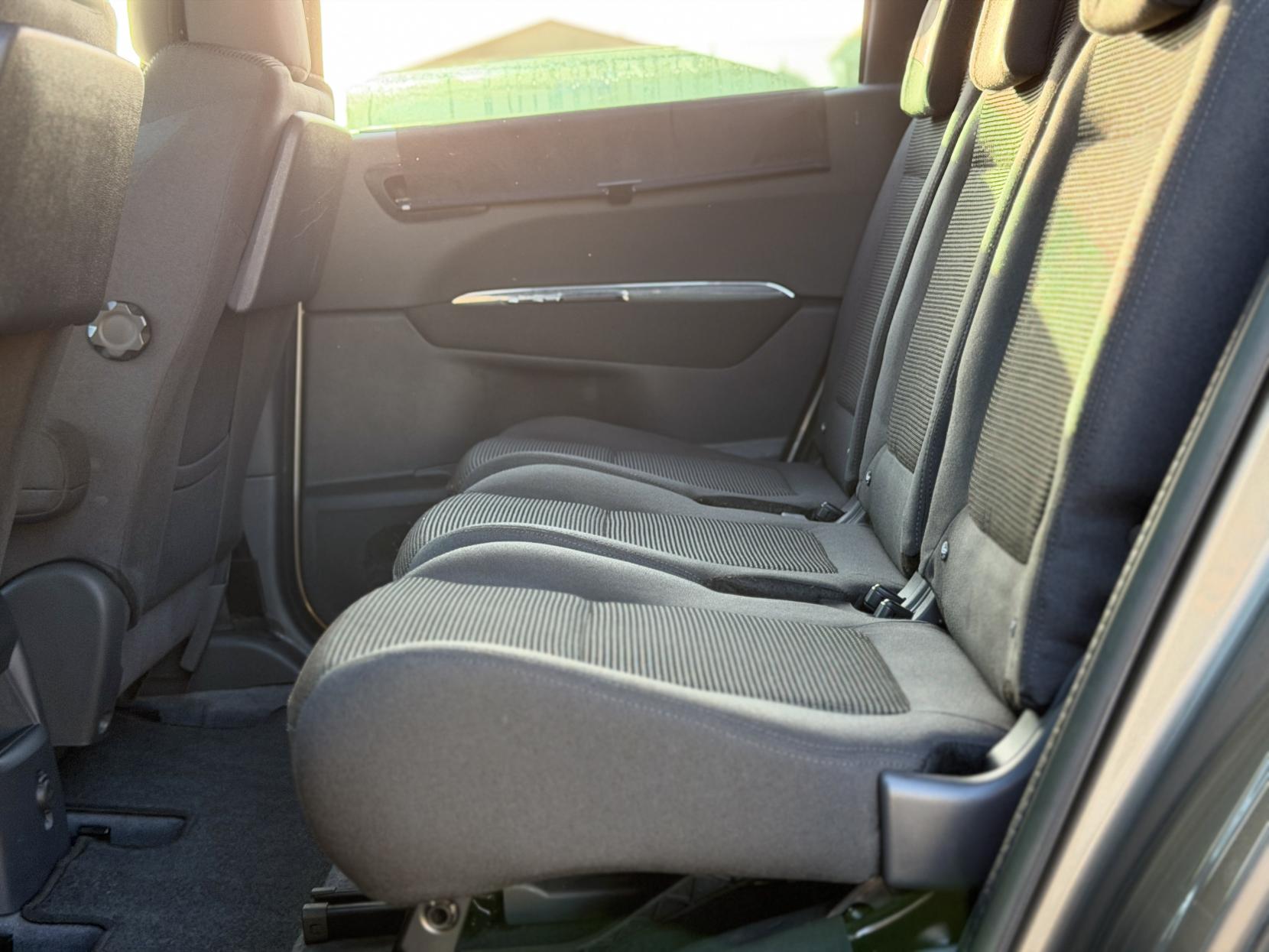 Peugeot 5008 1.6 THP Exclusive MPV 5dr Petrol Auto Euro 5 (156 ps)