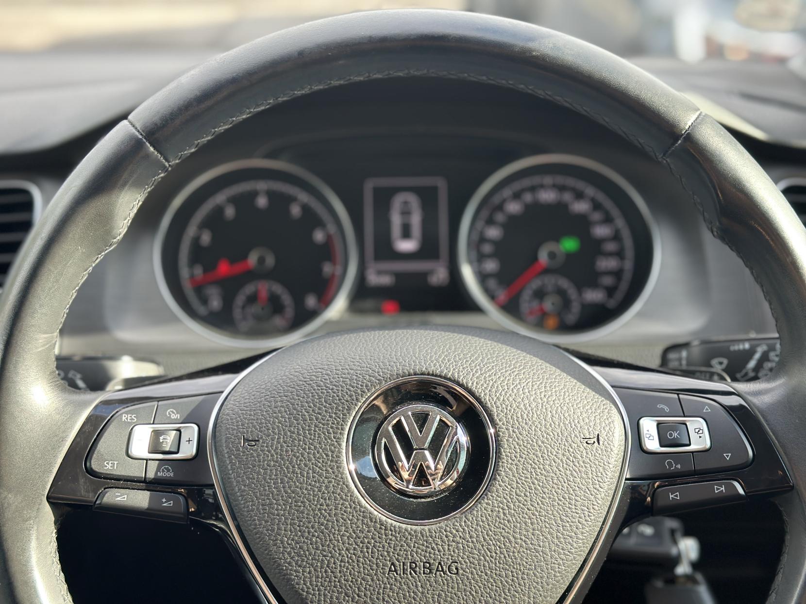 Volkswagen Golf 1.2 TSI BlueMotion Tech S Hatchback 5dr Petrol DSG Euro 5 (s/s) (105 ps)