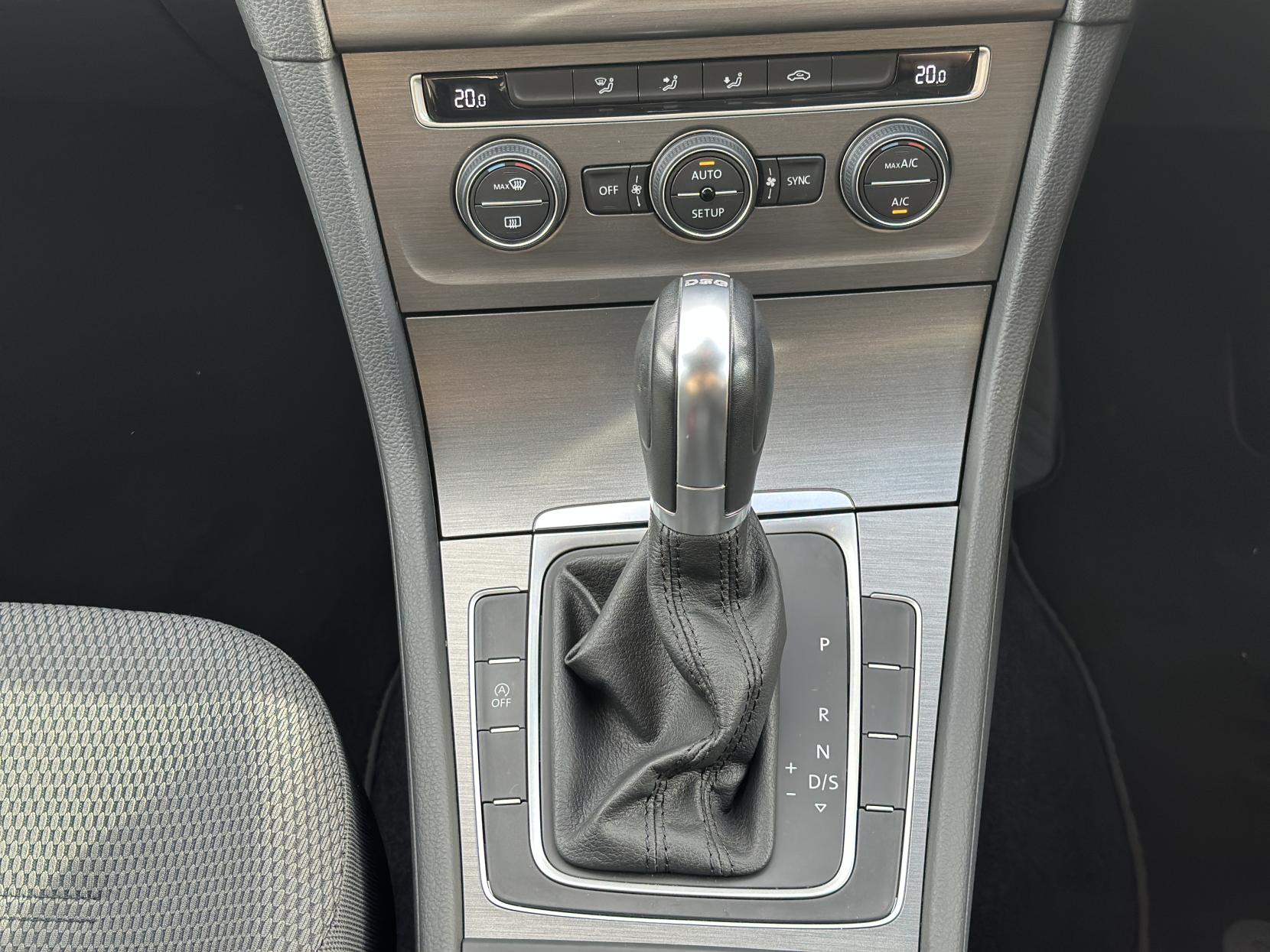 Volkswagen Golf 1.2 TSI BlueMotion Tech S Hatchback 5dr Petrol DSG Euro 5 (s/s) (105 ps)