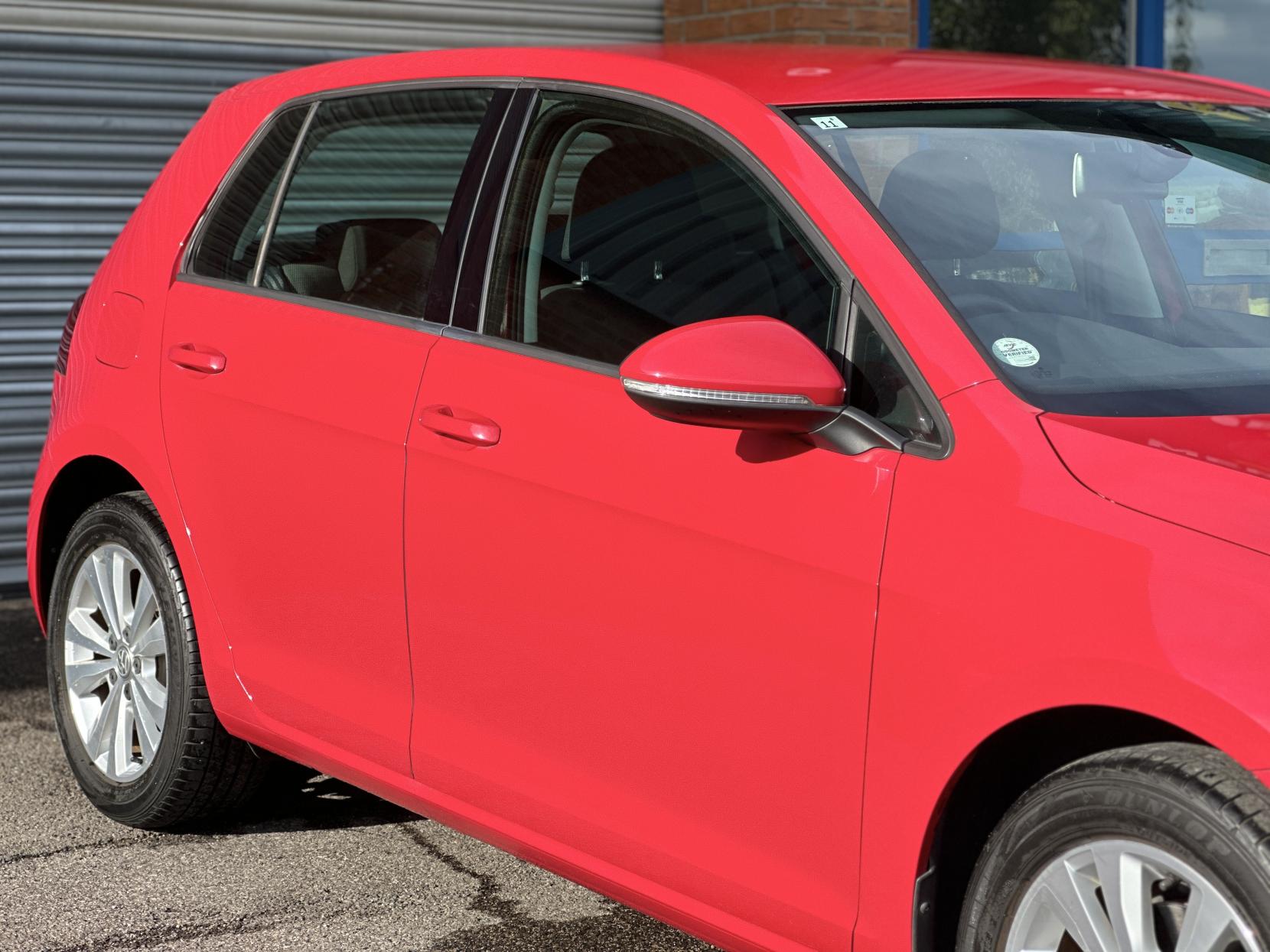 Volkswagen Golf 1.2 TSI BlueMotion Tech S Hatchback 5dr Petrol DSG Euro 5 (s/s) (105 ps)