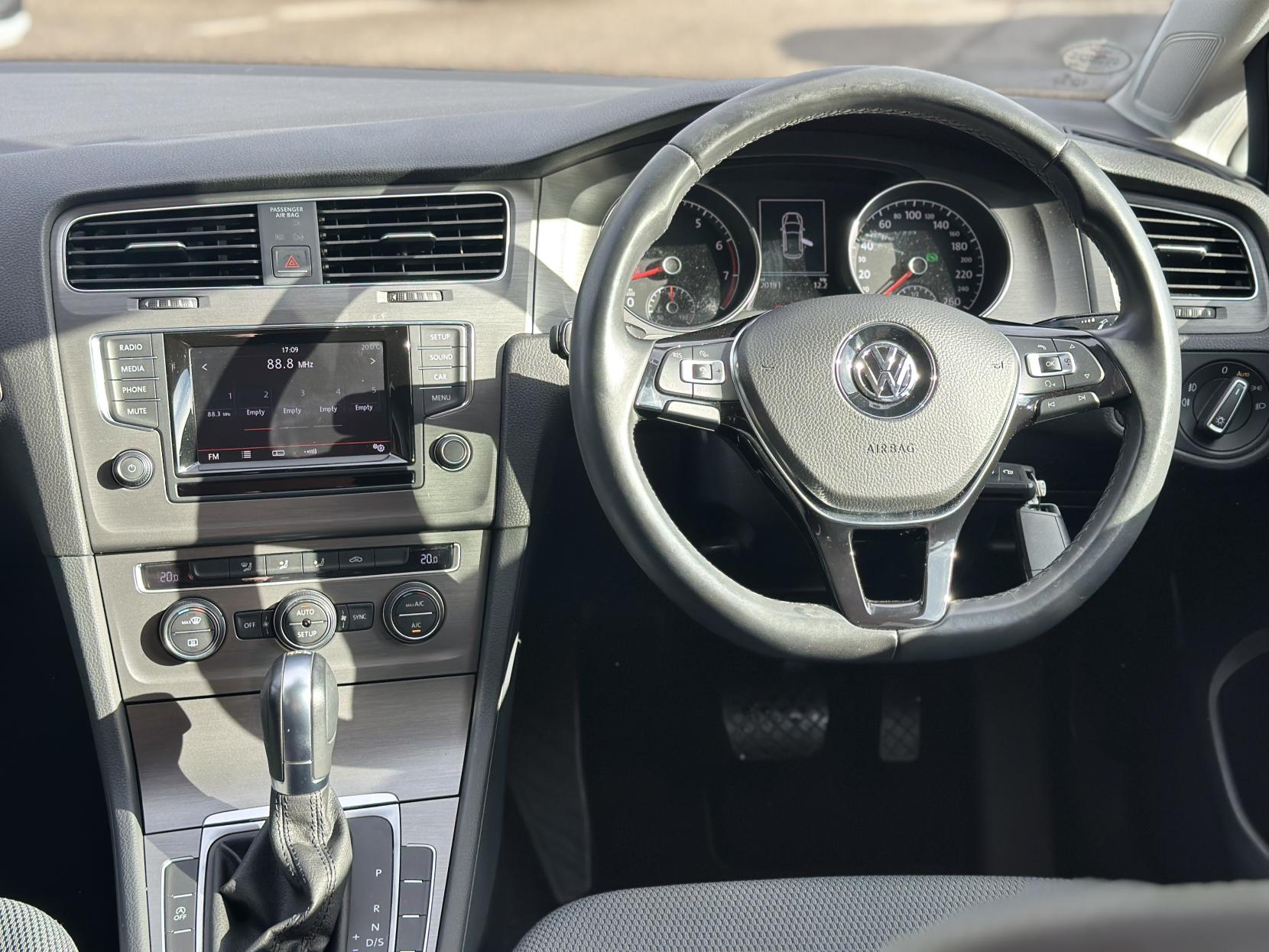 Volkswagen Golf 1.2 TSI BlueMotion Tech S Hatchback 5dr Petrol DSG Euro 5 (s/s) (105 ps)