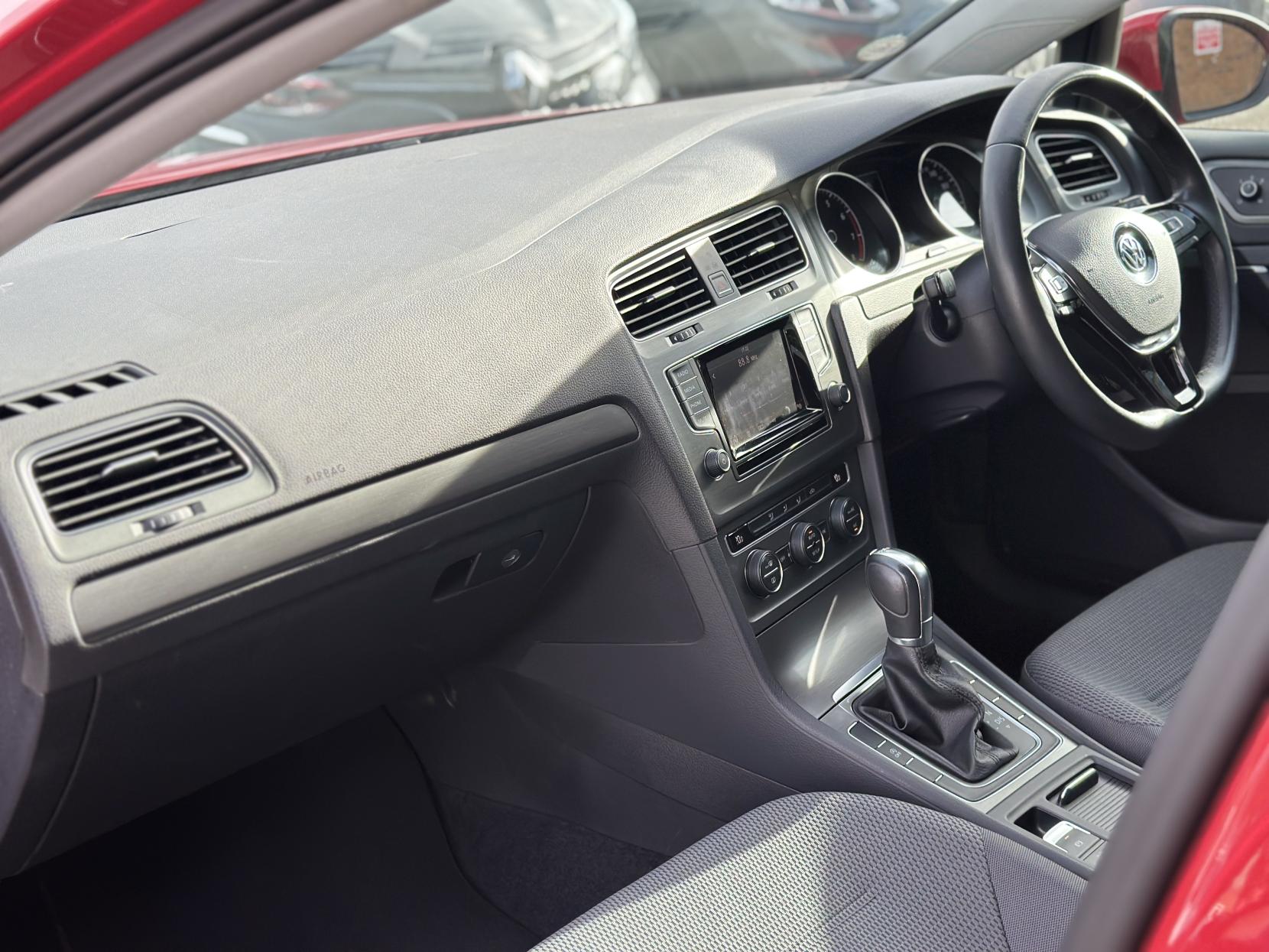 Volkswagen Golf 1.2 TSI BlueMotion Tech S Hatchback 5dr Petrol DSG Euro 5 (s/s) (105 ps)