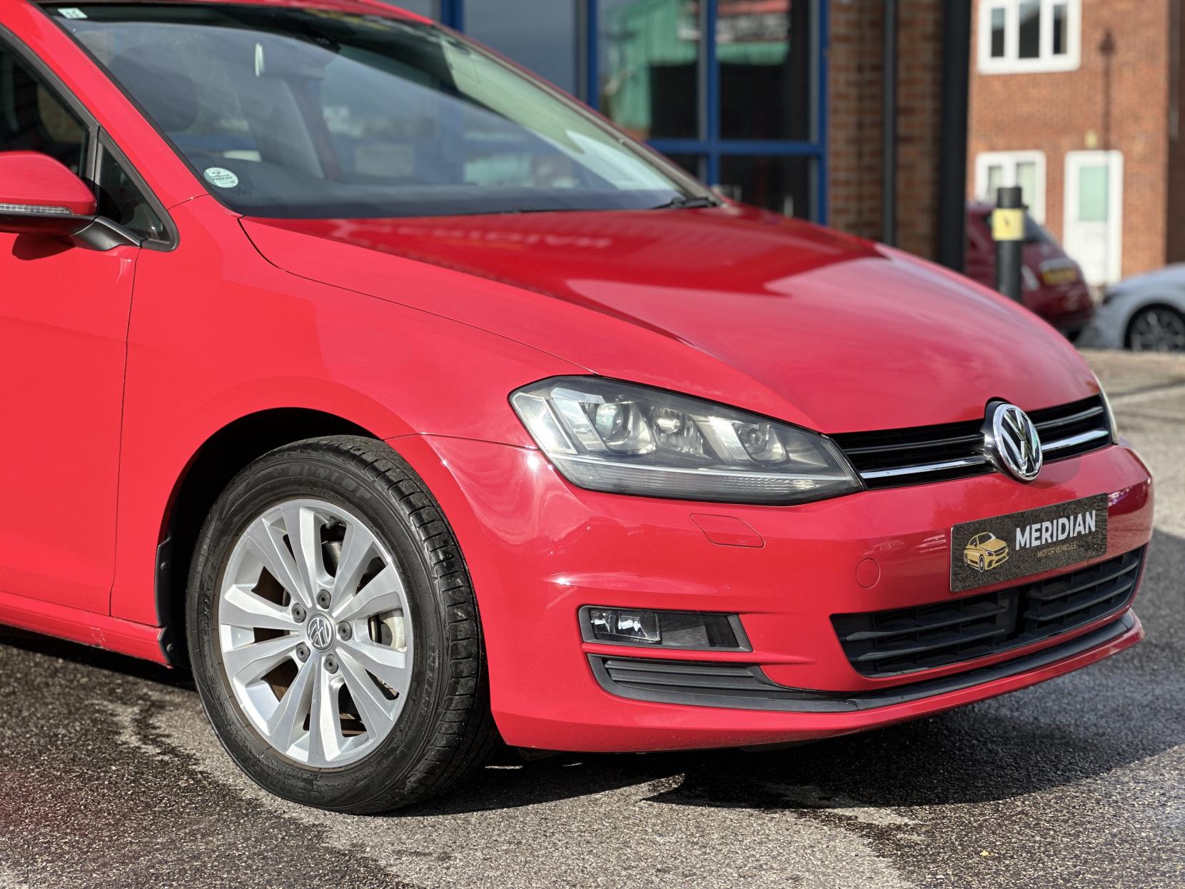 Volkswagen Golf 1.2 TSI BlueMotion Tech S Hatchback 5dr Petrol DSG Euro 5 (s/s) (105 ps)