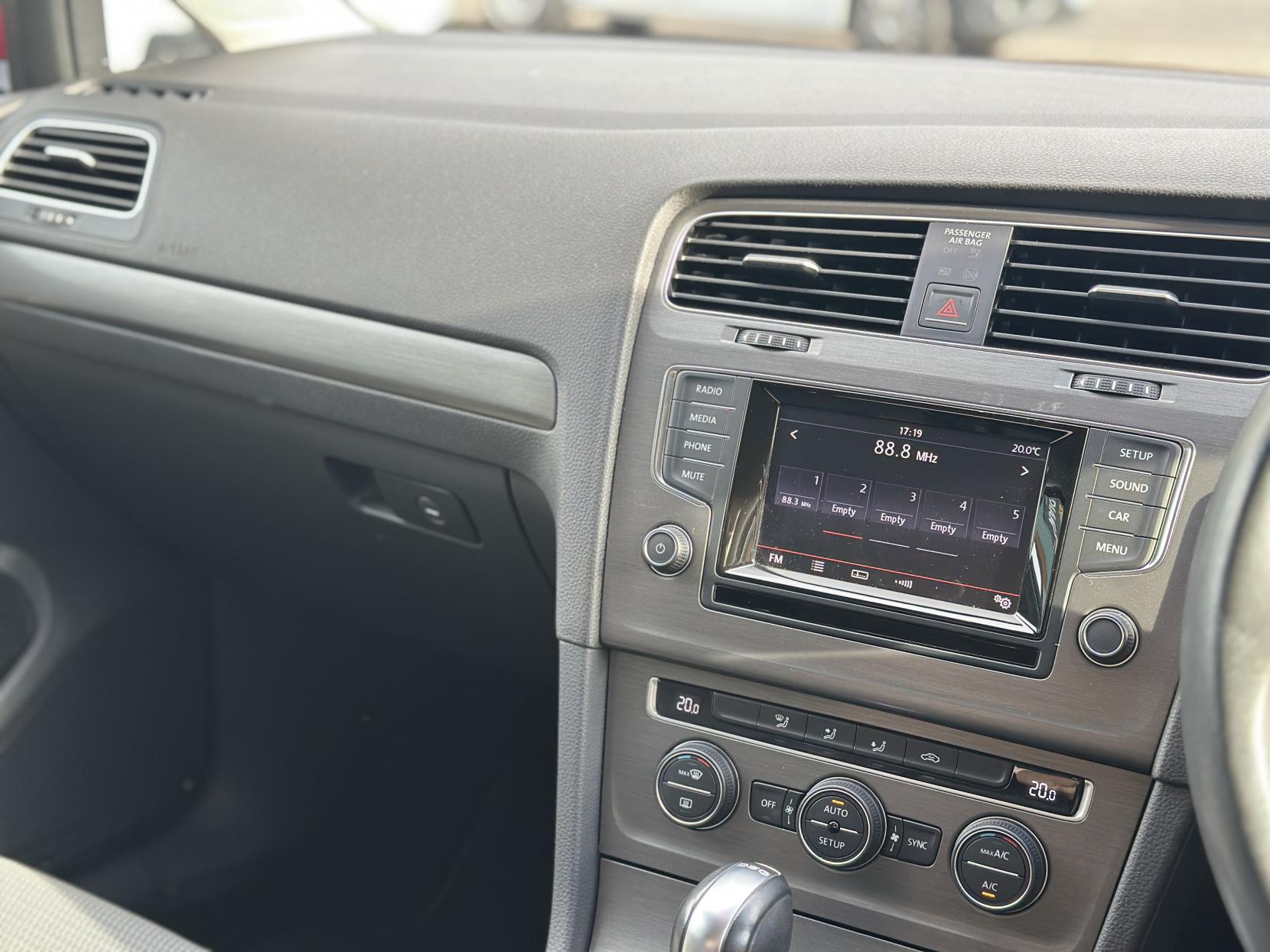 Volkswagen Golf 1.2 TSI BlueMotion Tech S Hatchback 5dr Petrol DSG Euro 5 (s/s) (105 ps)