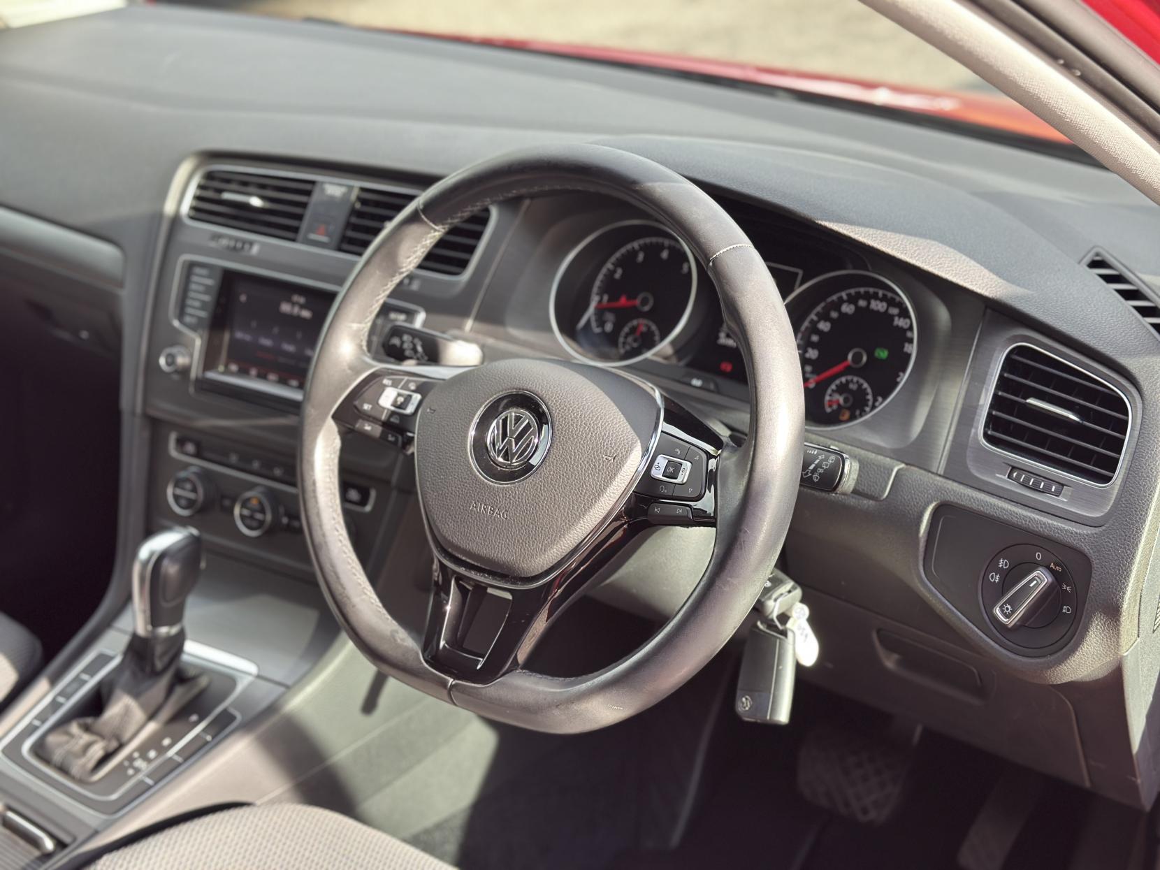 Volkswagen Golf 1.2 TSI BlueMotion Tech S Hatchback 5dr Petrol DSG Euro 5 (s/s) (105 ps)