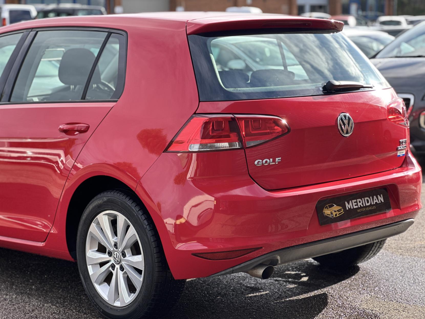 Volkswagen Golf 1.2 TSI BlueMotion Tech S Hatchback 5dr Petrol DSG Euro 5 (s/s) (105 ps)