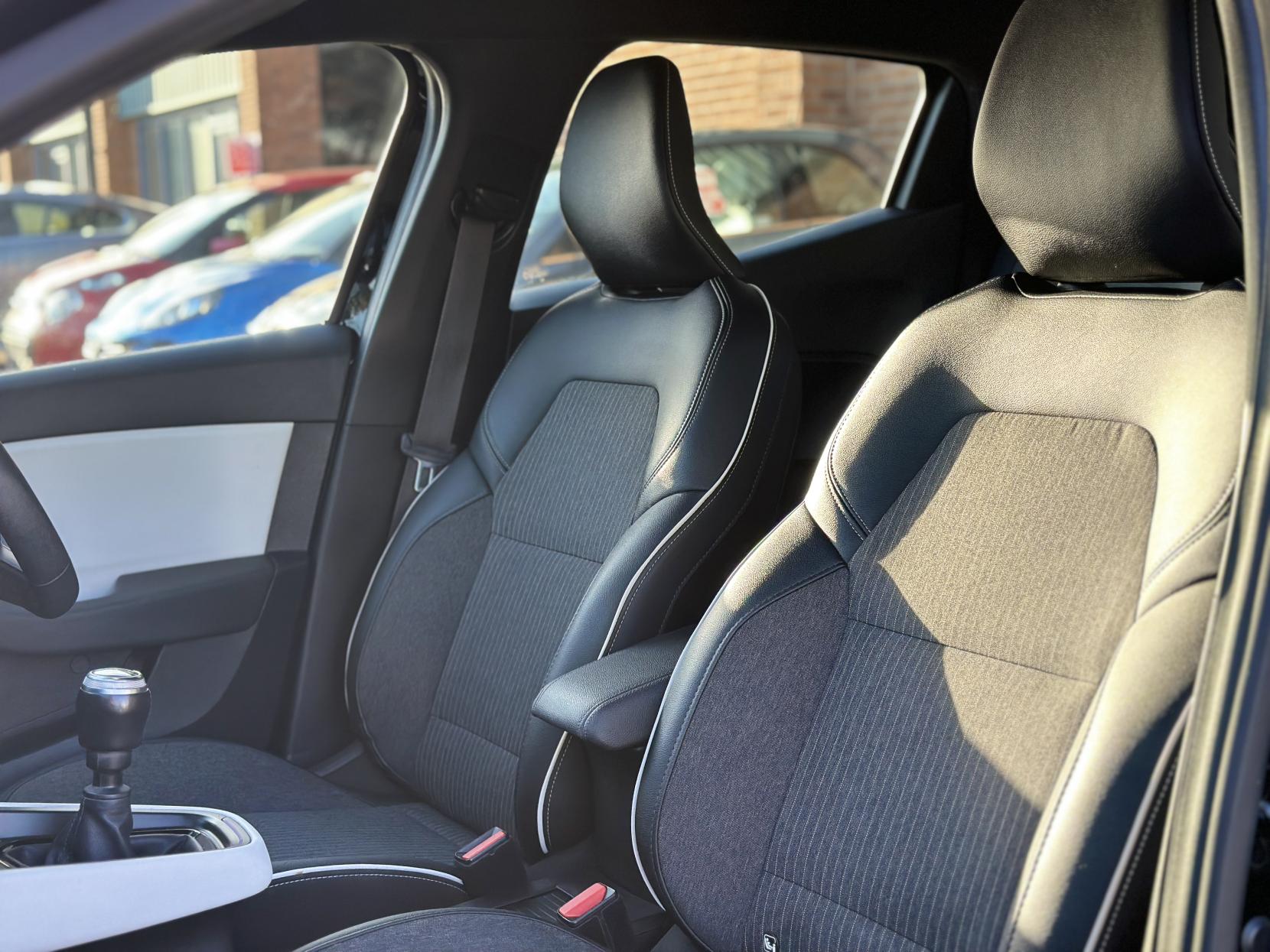 Renault Clio 1.0 TCe S Edition Hatchback 5dr Petrol Manual Euro 6 (s/s) (90 ps)