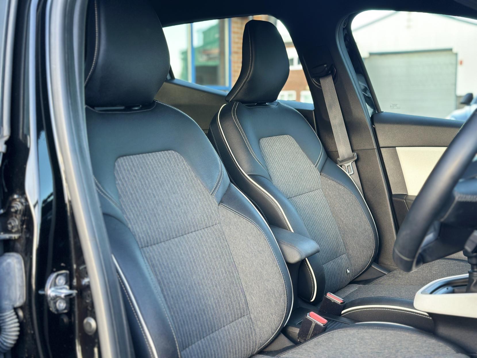 Renault Clio 1.0 TCe S Edition Hatchback 5dr Petrol Manual Euro 6 (s/s) (90 ps)