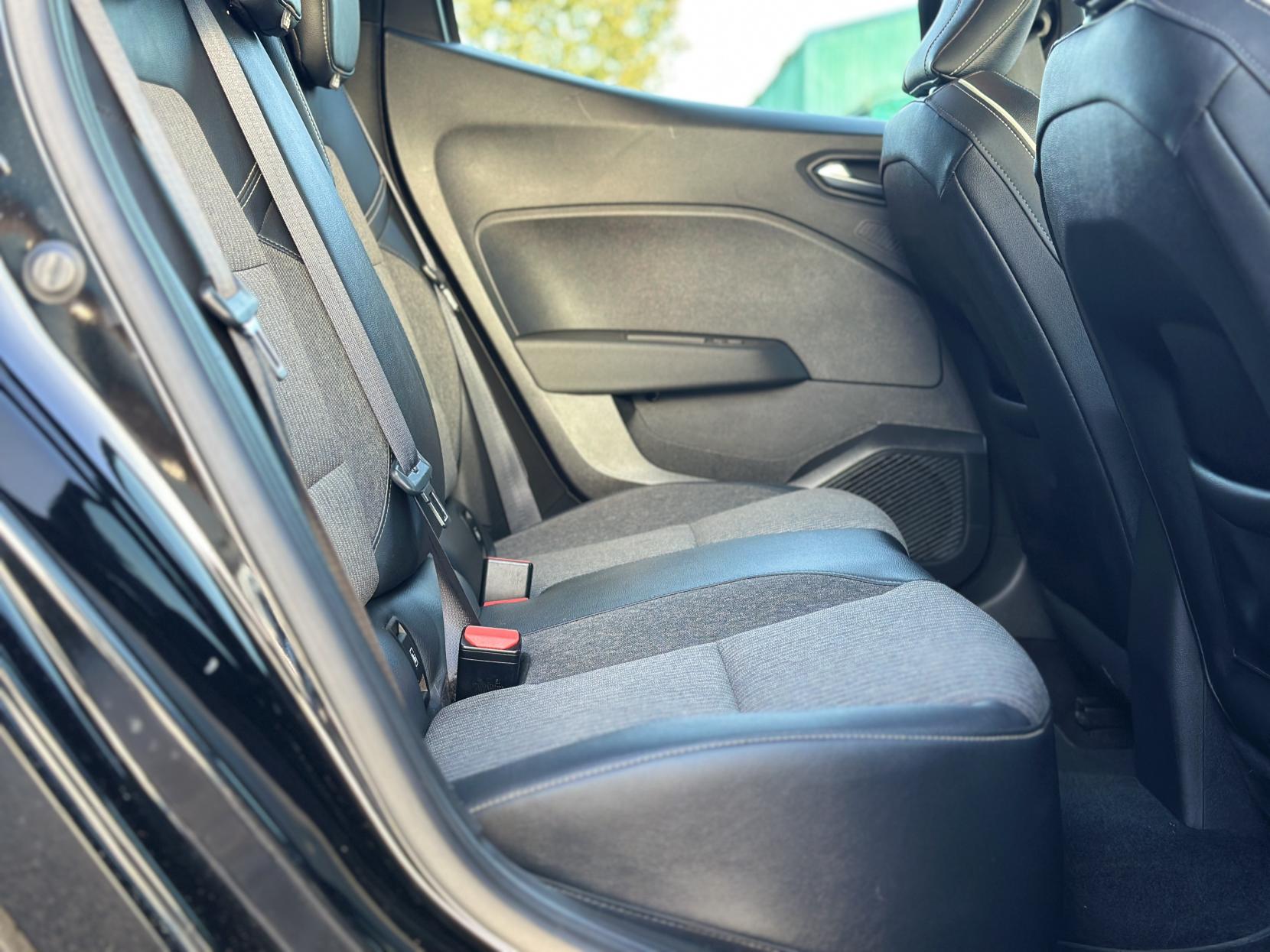 Renault Clio 1.0 TCe S Edition Hatchback 5dr Petrol Manual Euro 6 (s/s) (90 ps)