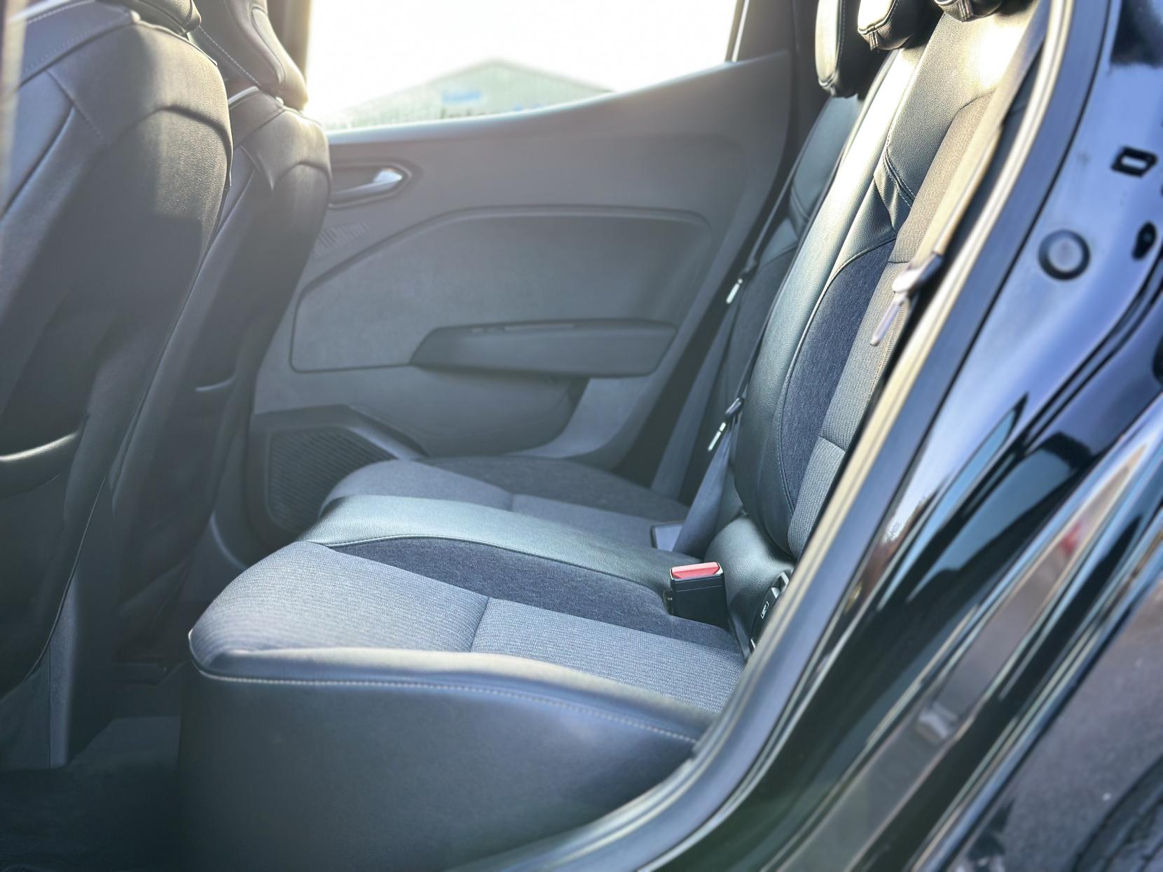 Renault Clio 1.0 TCe S Edition Hatchback 5dr Petrol Manual Euro 6 (s/s) (90 ps)