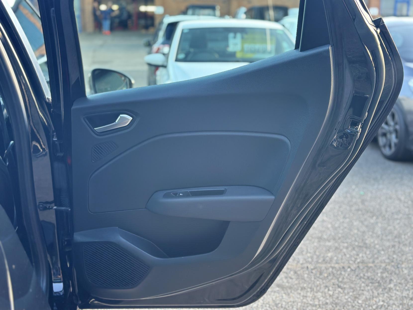 Renault Clio 1.0 TCe S Edition Hatchback 5dr Petrol Manual Euro 6 (s/s) (90 ps)