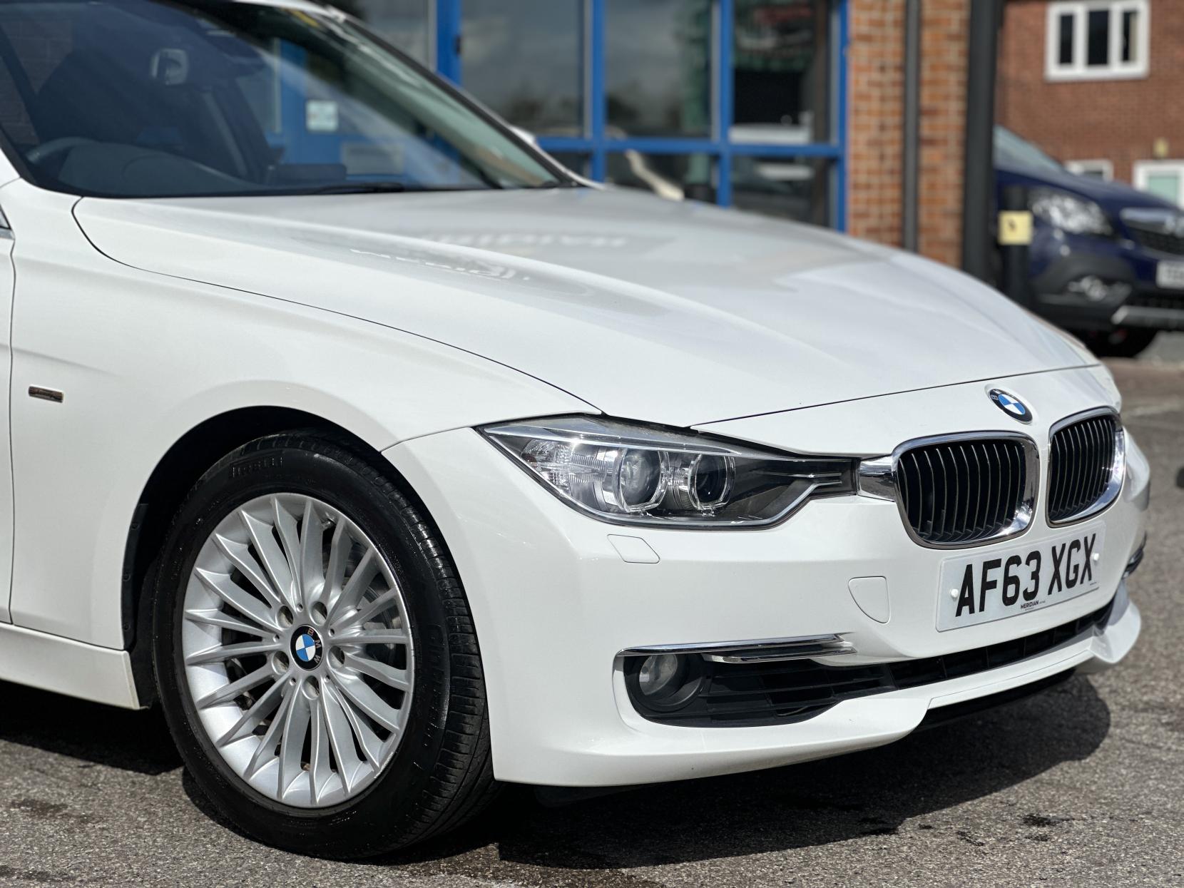BMW 3 Series 2.0 320i Luxury Touring 5dr Petrol Auto Euro 6 (s/s) (184 ps)