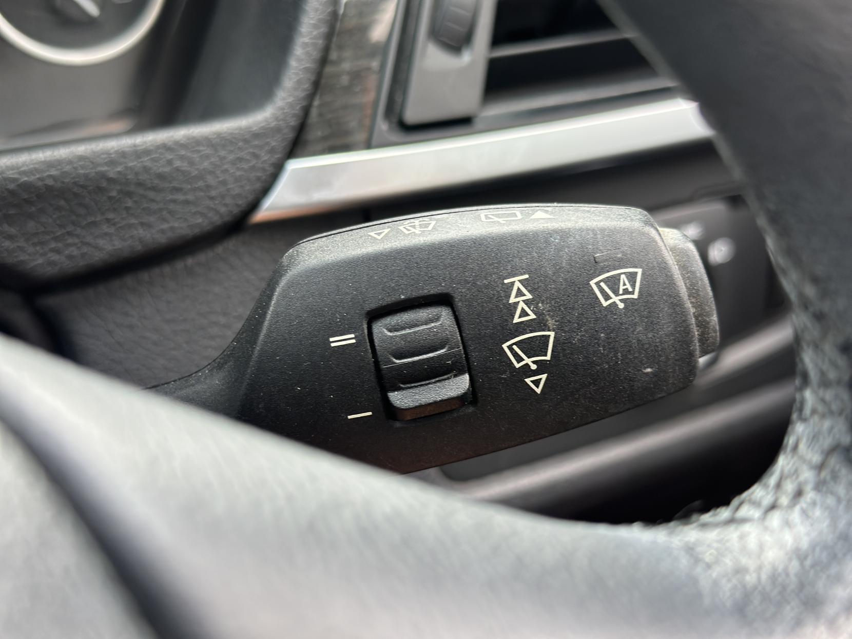 BMW 3 Series 2.0 320i Luxury Touring 5dr Petrol Auto Euro 6 (s/s) (184 ps)