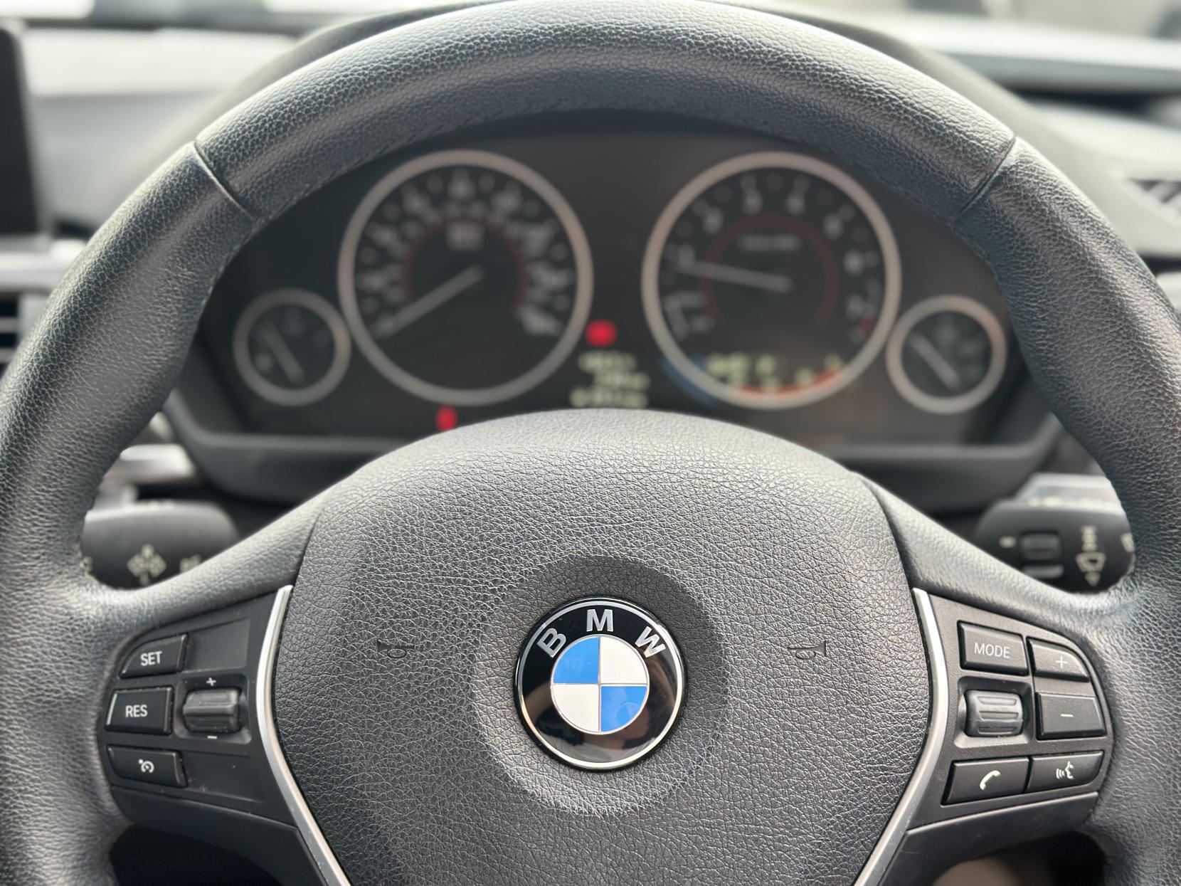 BMW 3 Series 2.0 320i Luxury Touring 5dr Petrol Auto Euro 6 (s/s) (184 ps)