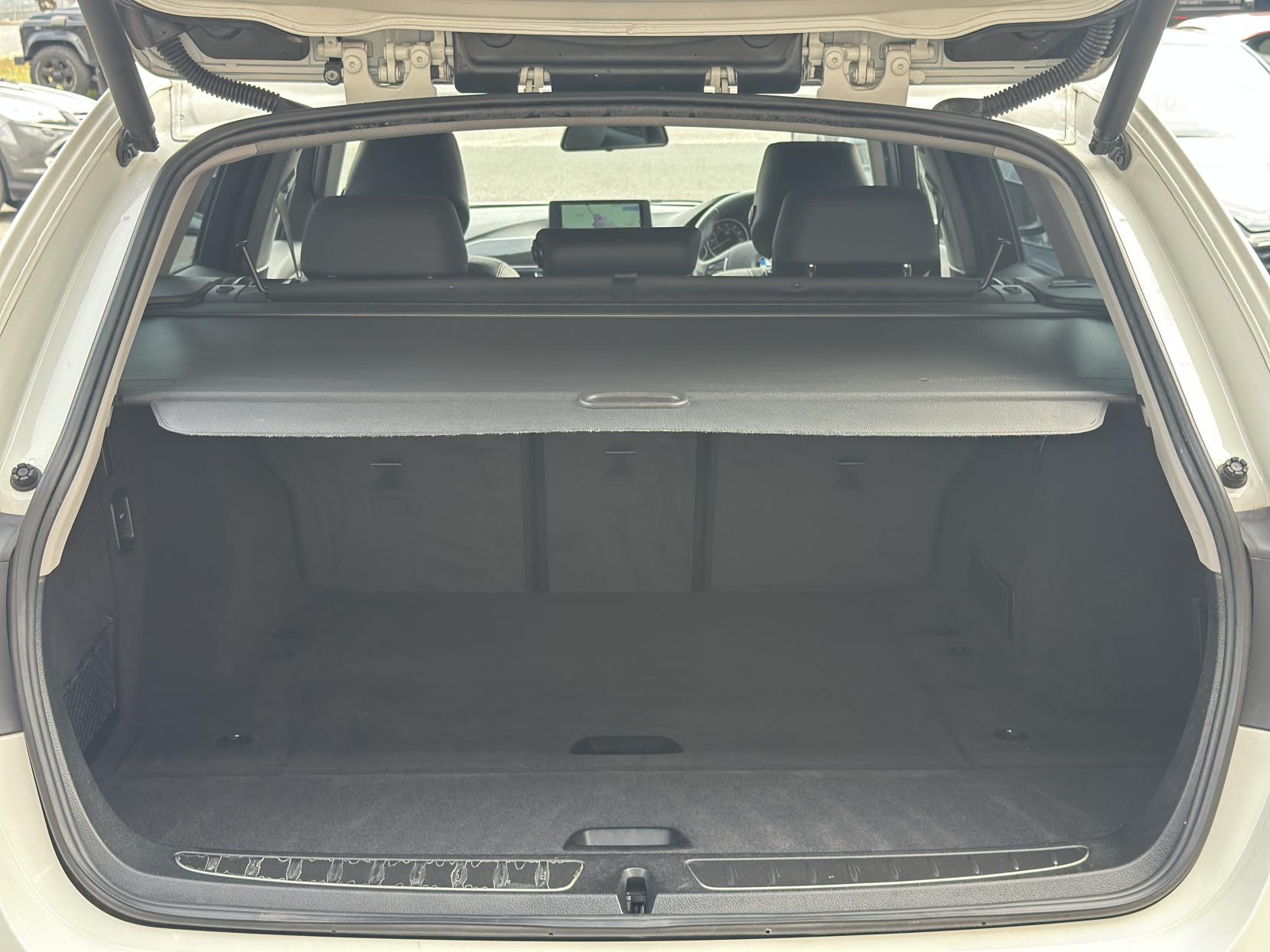 BMW 3 Series 2.0 320i Luxury Touring 5dr Petrol Auto Euro 6 (s/s) (184 ps)