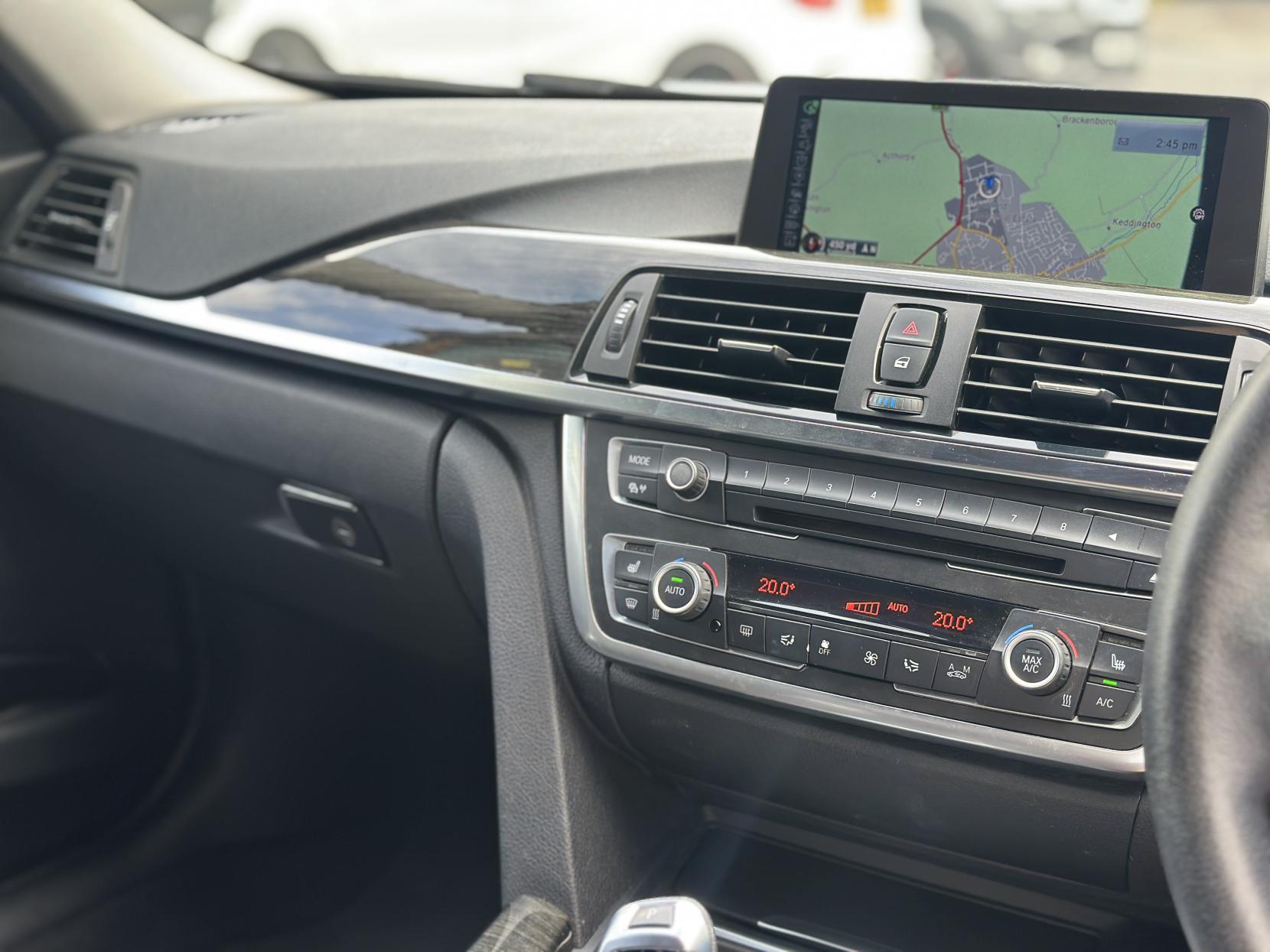 BMW 3 Series 2.0 320i Luxury Touring 5dr Petrol Auto Euro 6 (s/s) (184 ps)