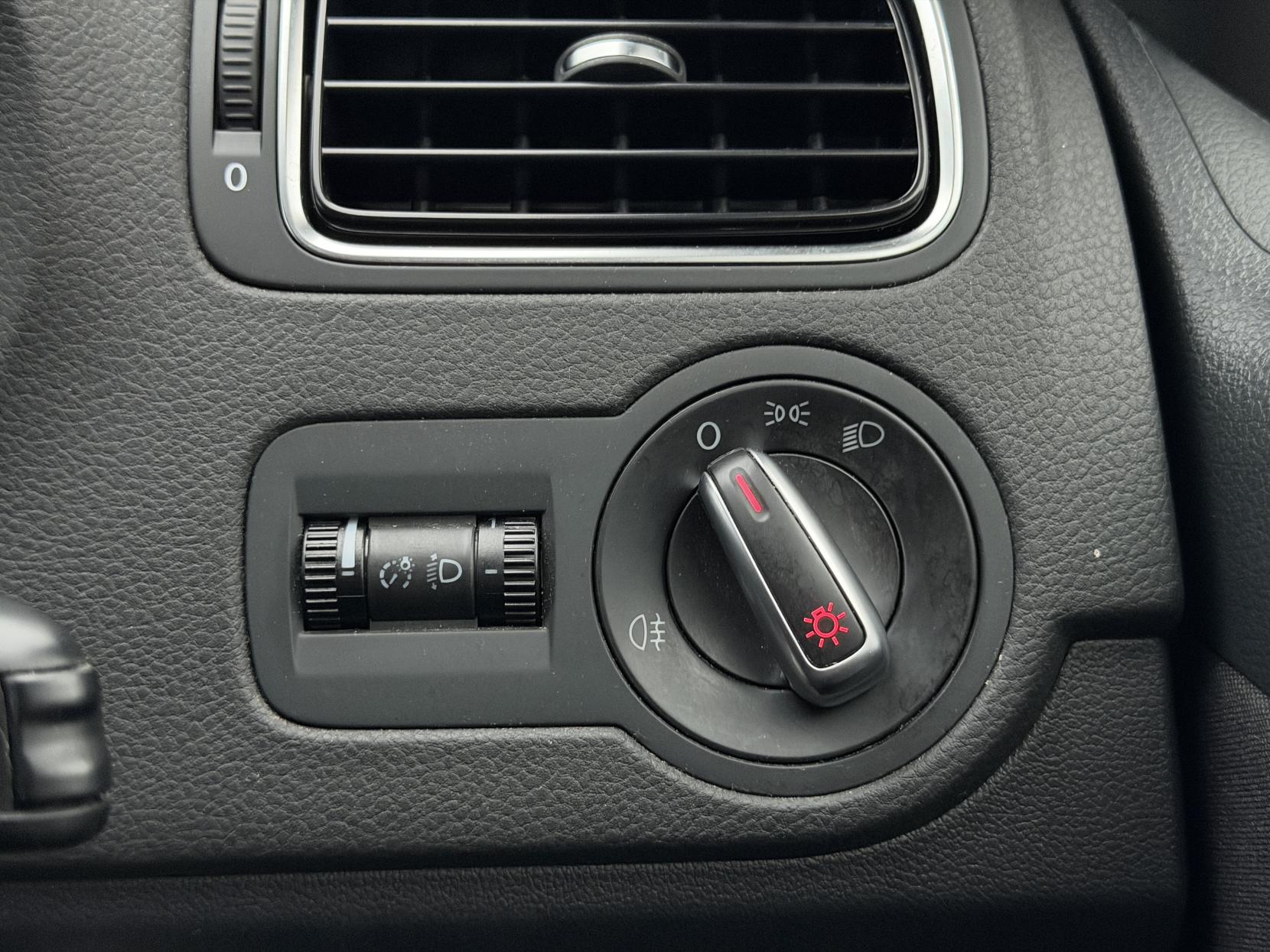 Volkswagen Polo 1.2 Hatchback (2009 - 2014)