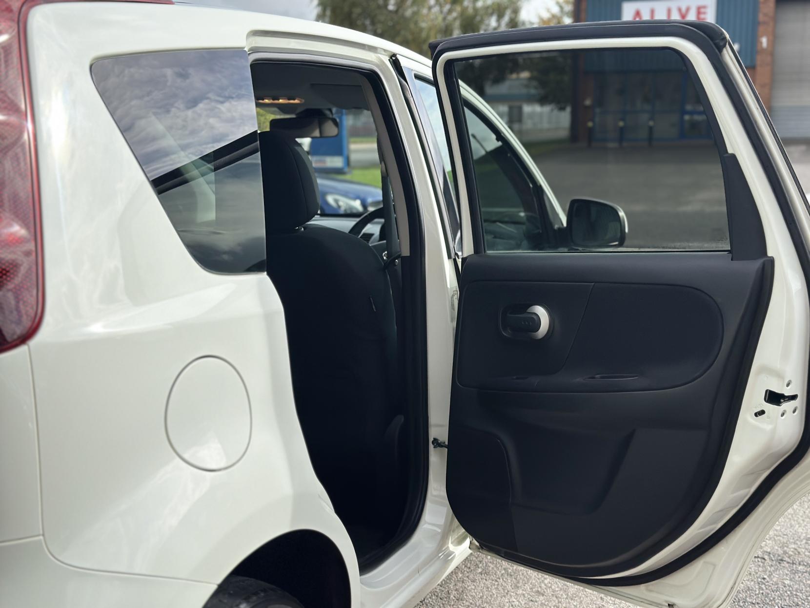 Nissan Note 1.5 dCi n-tec Hatchback 5dr Diesel Manual Euro 5 (90 ps)