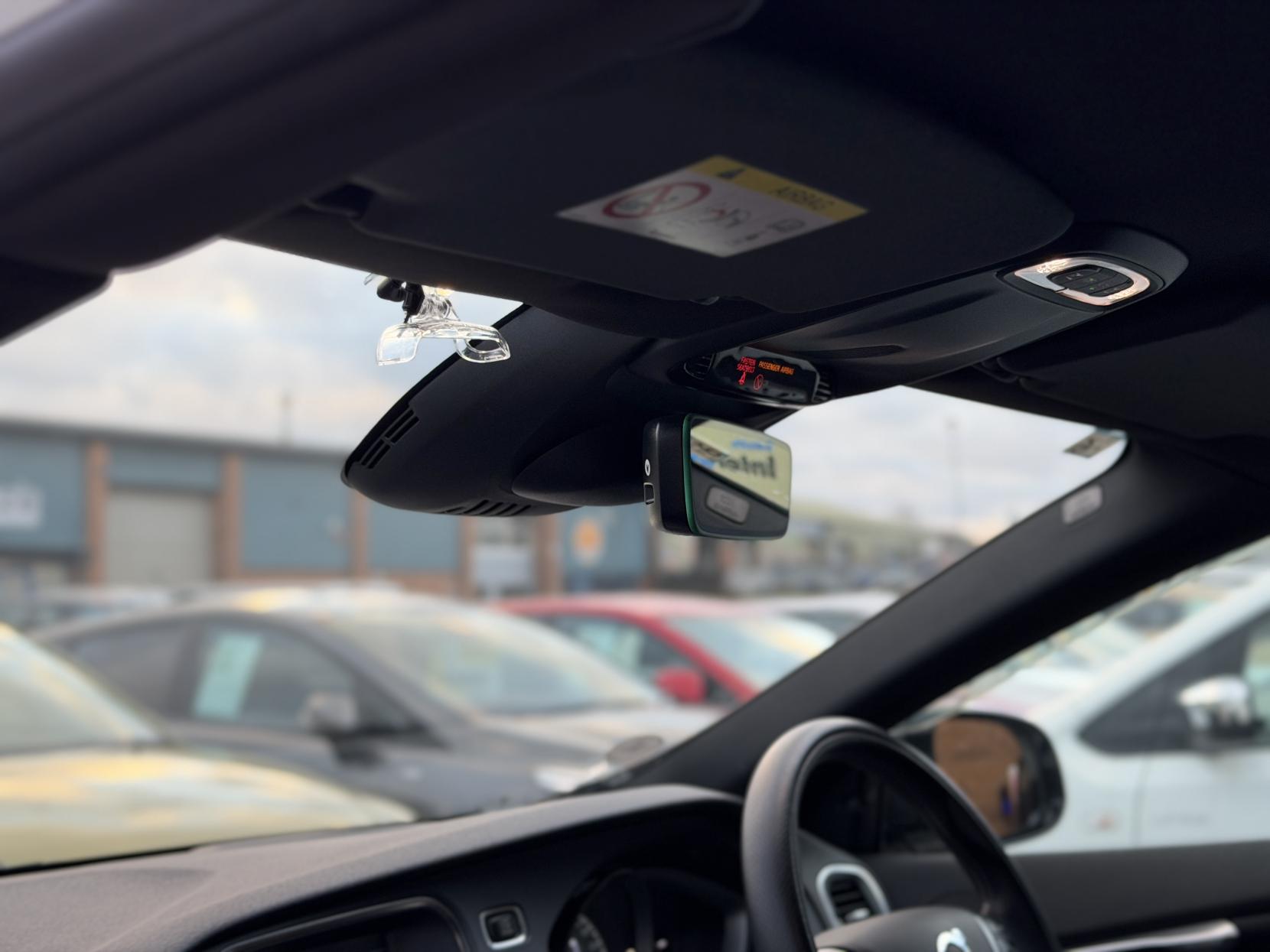 Volvo V40 T5 R-Design Carbon Edition