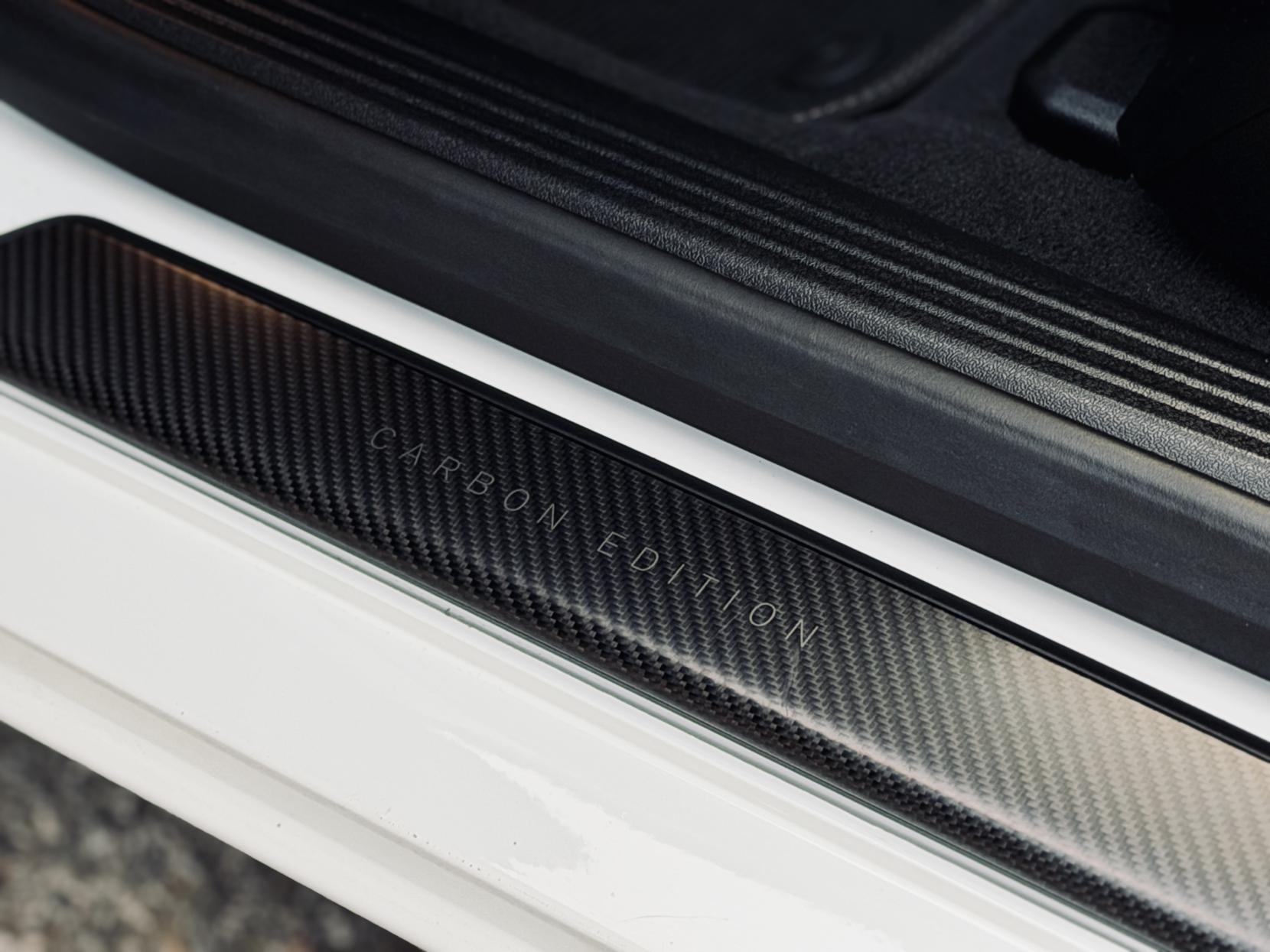 Volvo V40 T5 R-Design Carbon Edition