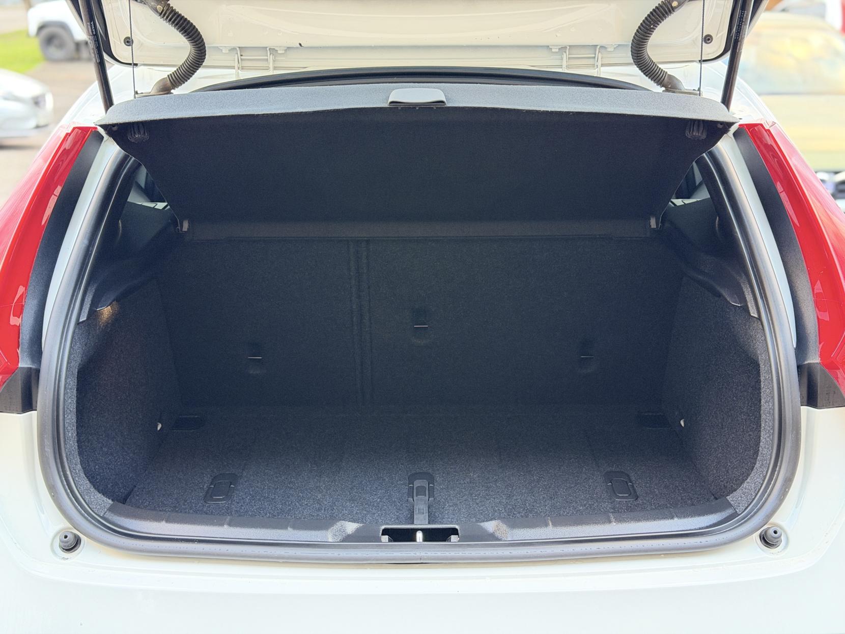 Volvo V40 T5 R-Design Carbon Edition