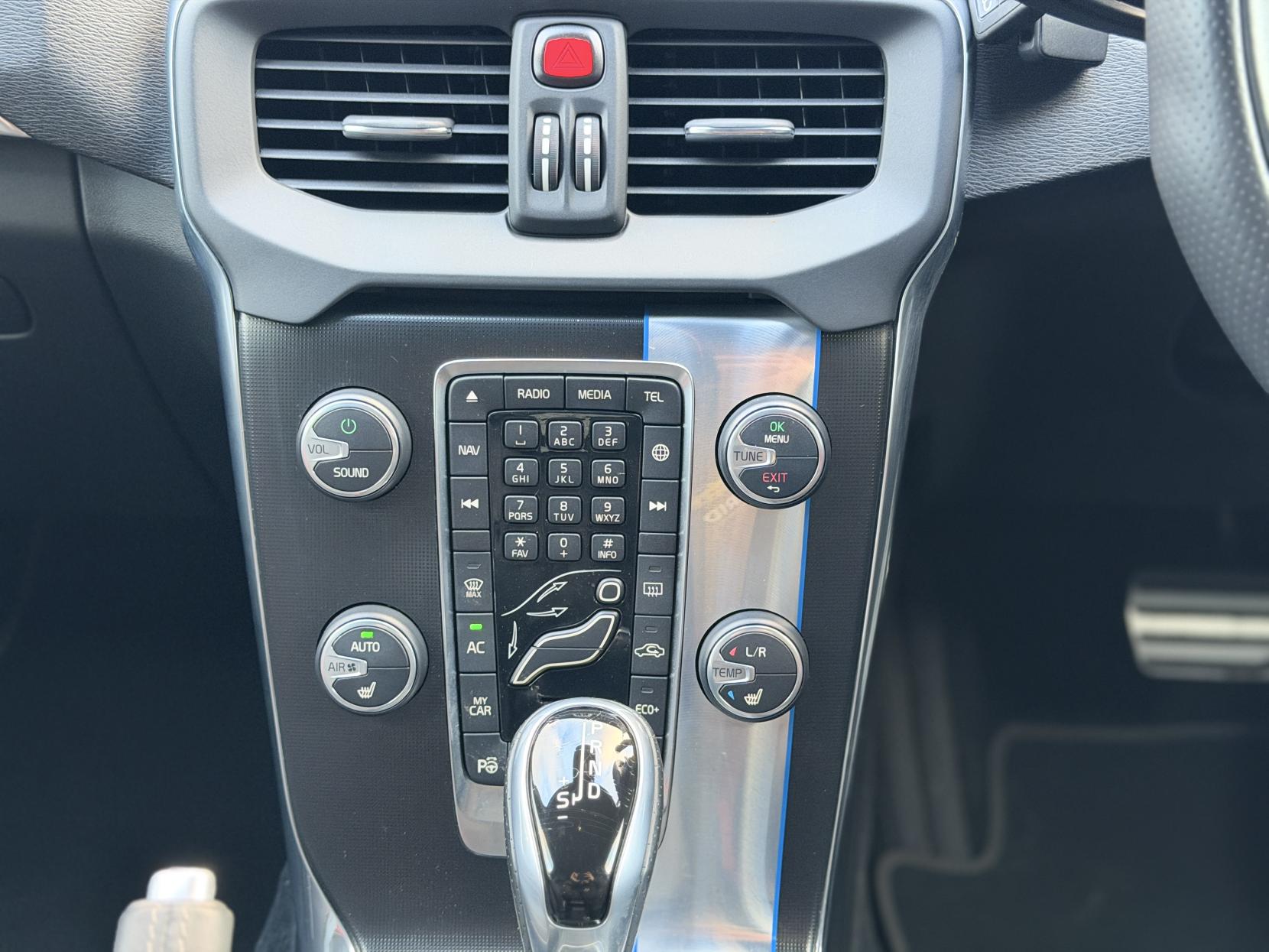 Volvo V40 T5 R-Design Carbon Edition