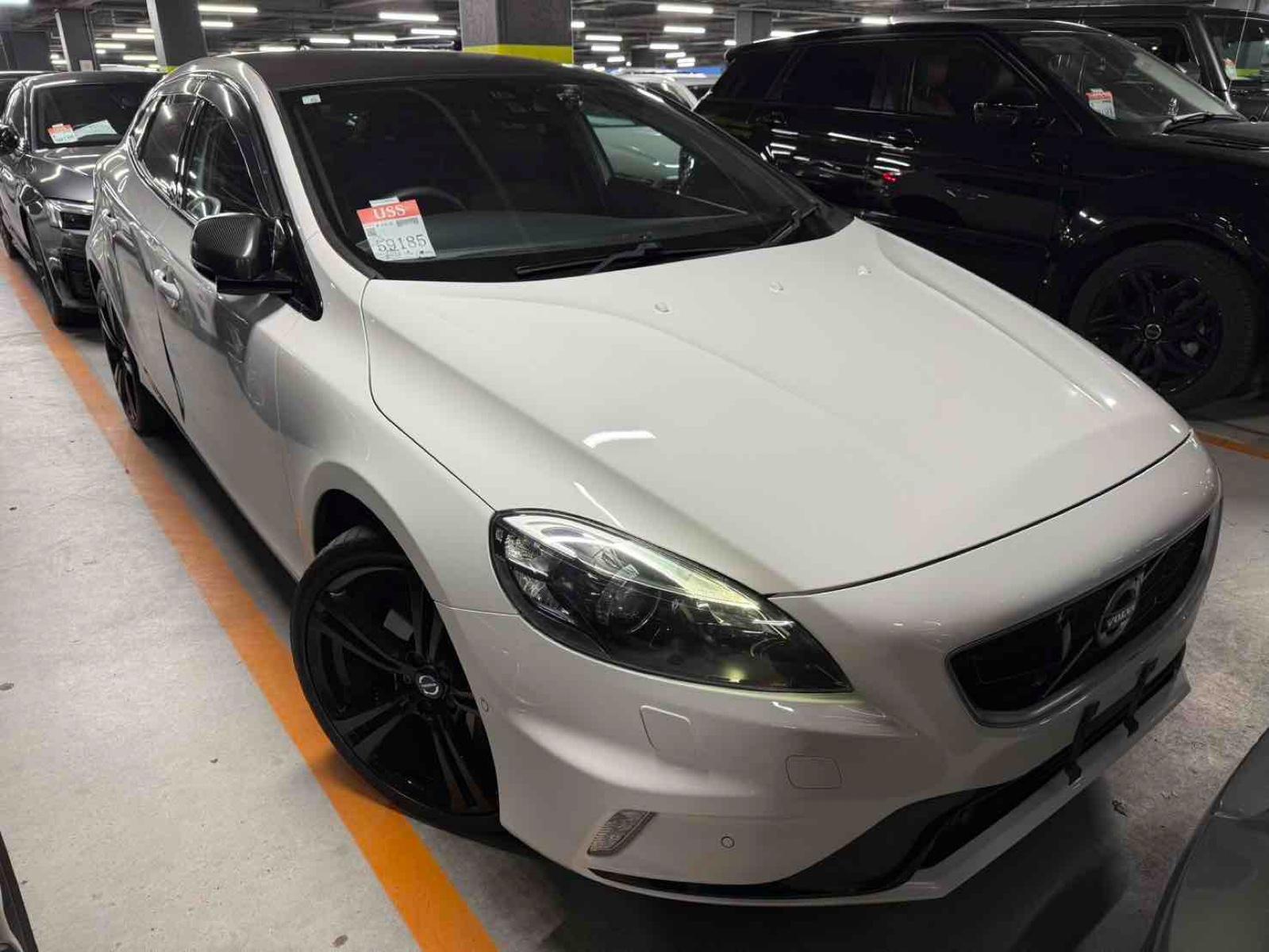Volvo V40 T5 R-Design Carbon Edition