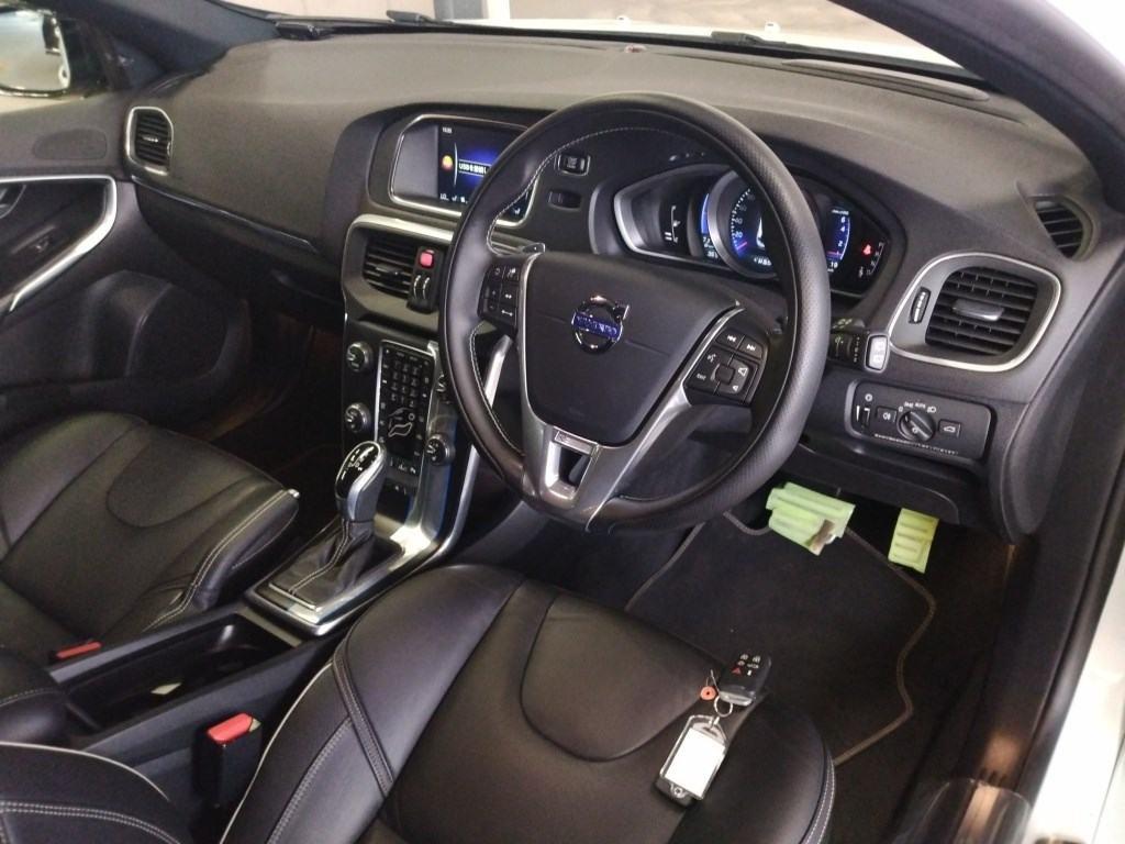 Volvo V40 T5 R-Design Carbon Edition