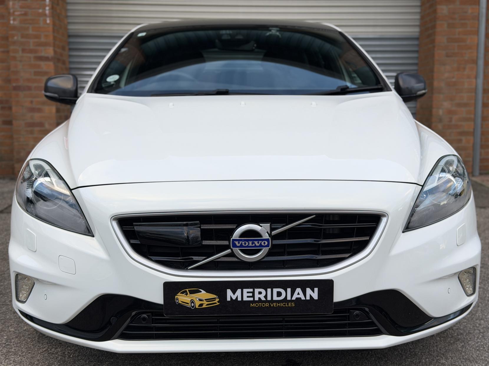 Volvo V40 T5 R-Design Carbon Edition