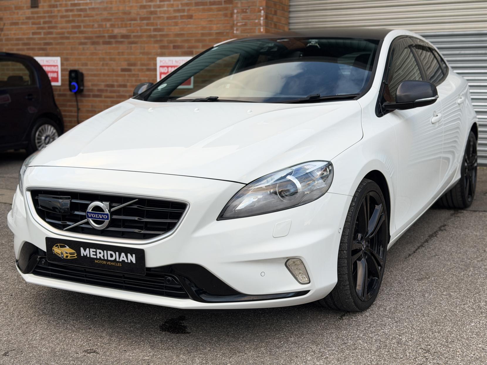 Volvo V40 T5 R-Design Carbon Edition