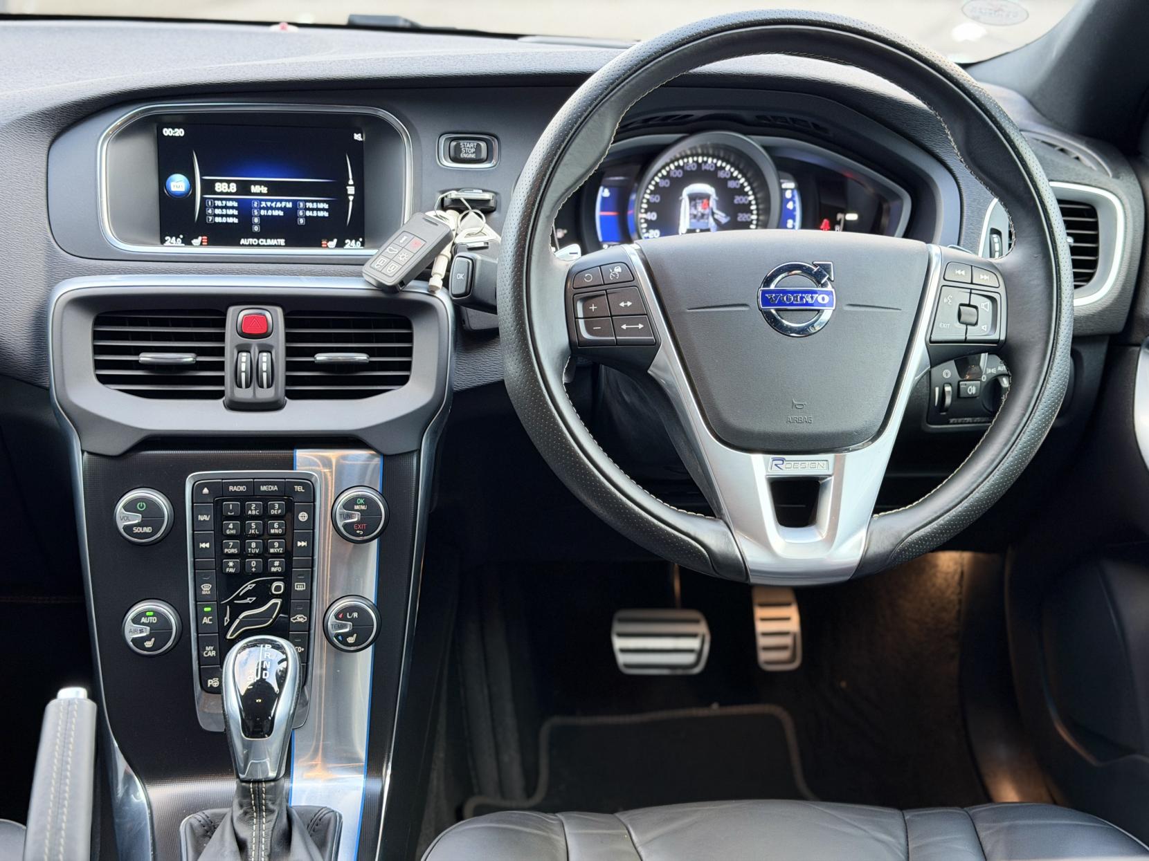 Volvo V40 T5 R-Design Carbon Edition