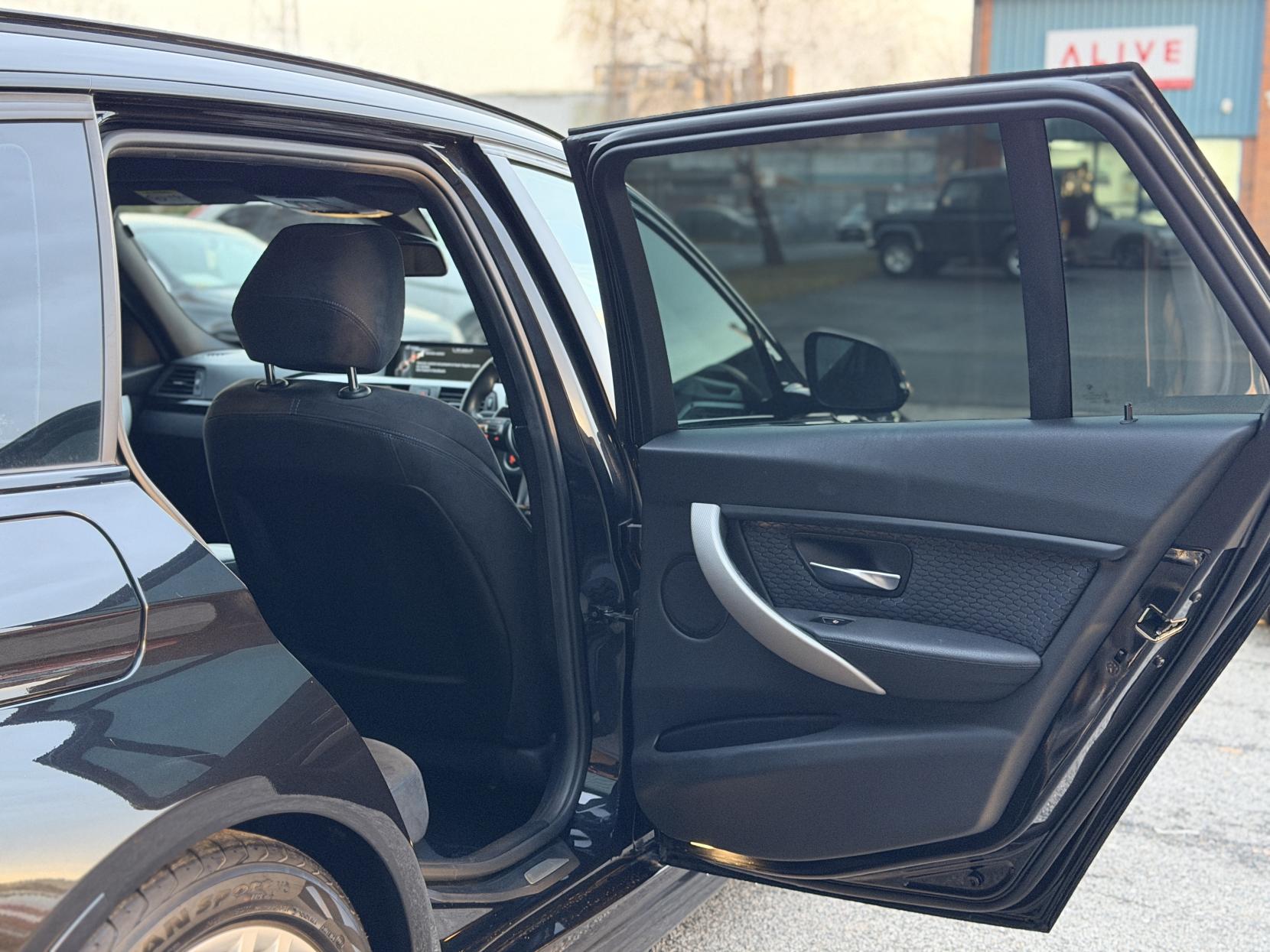 BMW 3 Series 2.0 320d BluePerformance M Sport Touring 5dr Diesel Auto Euro 6 (s/s) (184 ps)