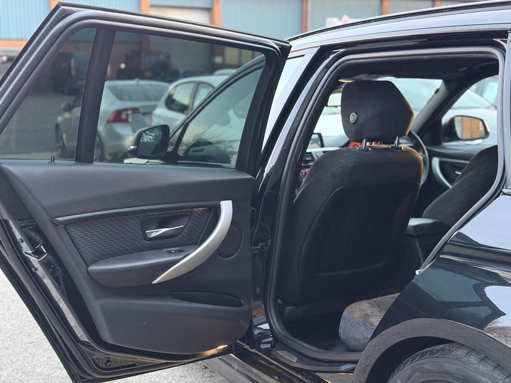 BMW 3 Series 2.0 320d BluePerformance M Sport Touring 5dr Diesel Auto Euro 6 (s/s) (184 ps)