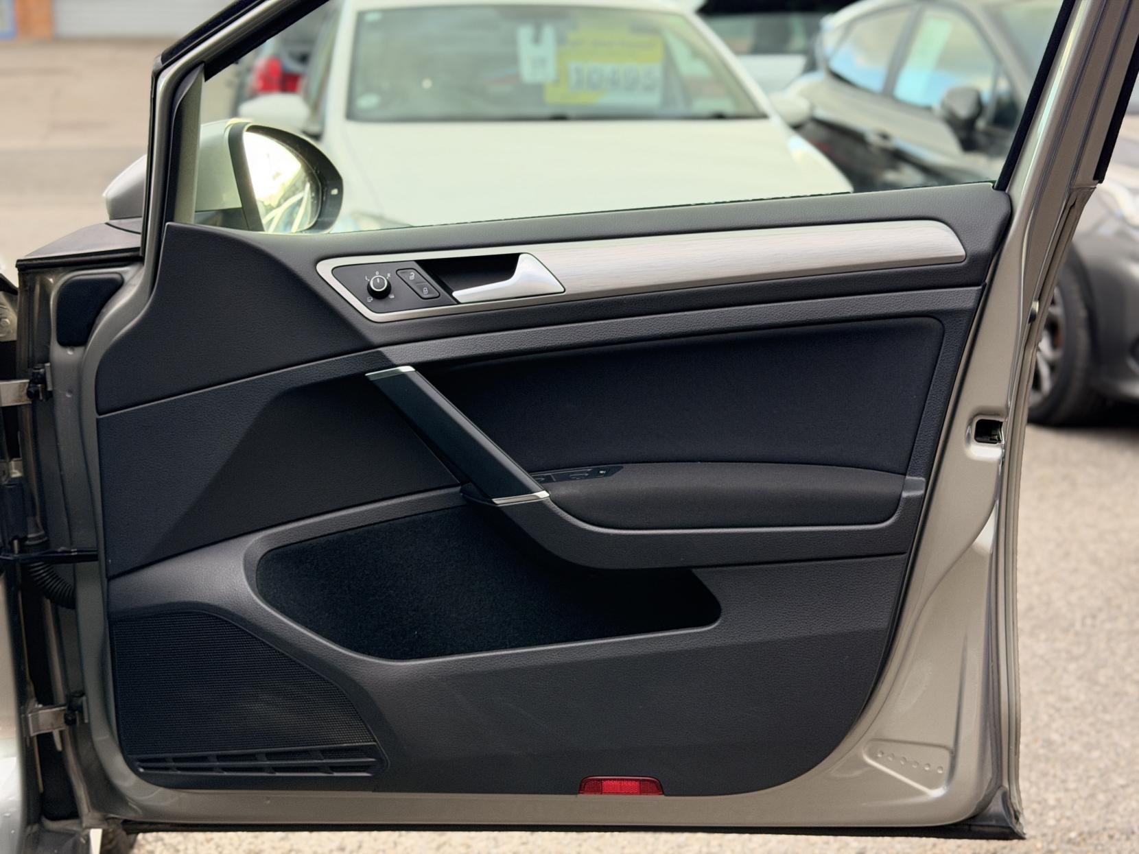 Volkswagen Golf 1.2 TSI BlueMotion Tech S Estate 5dr