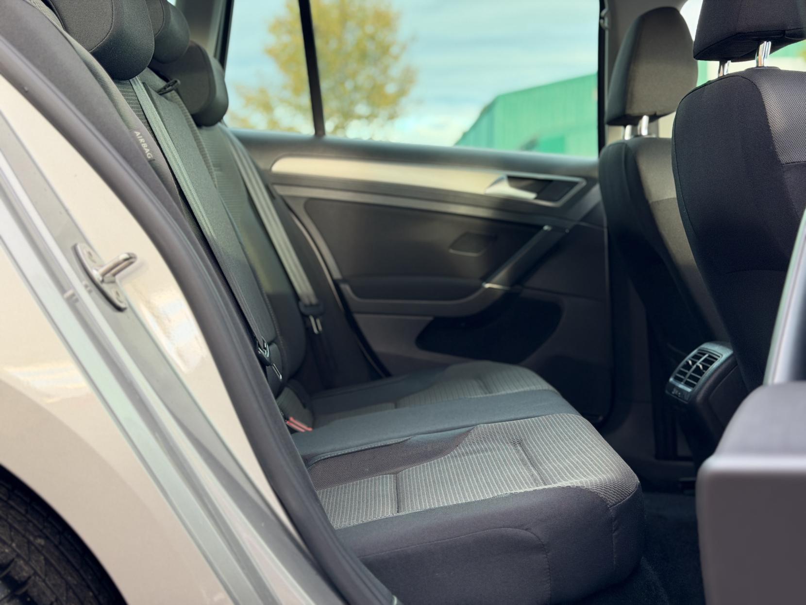 Volkswagen Golf 1.2 TSI BlueMotion Tech S Estate 5dr