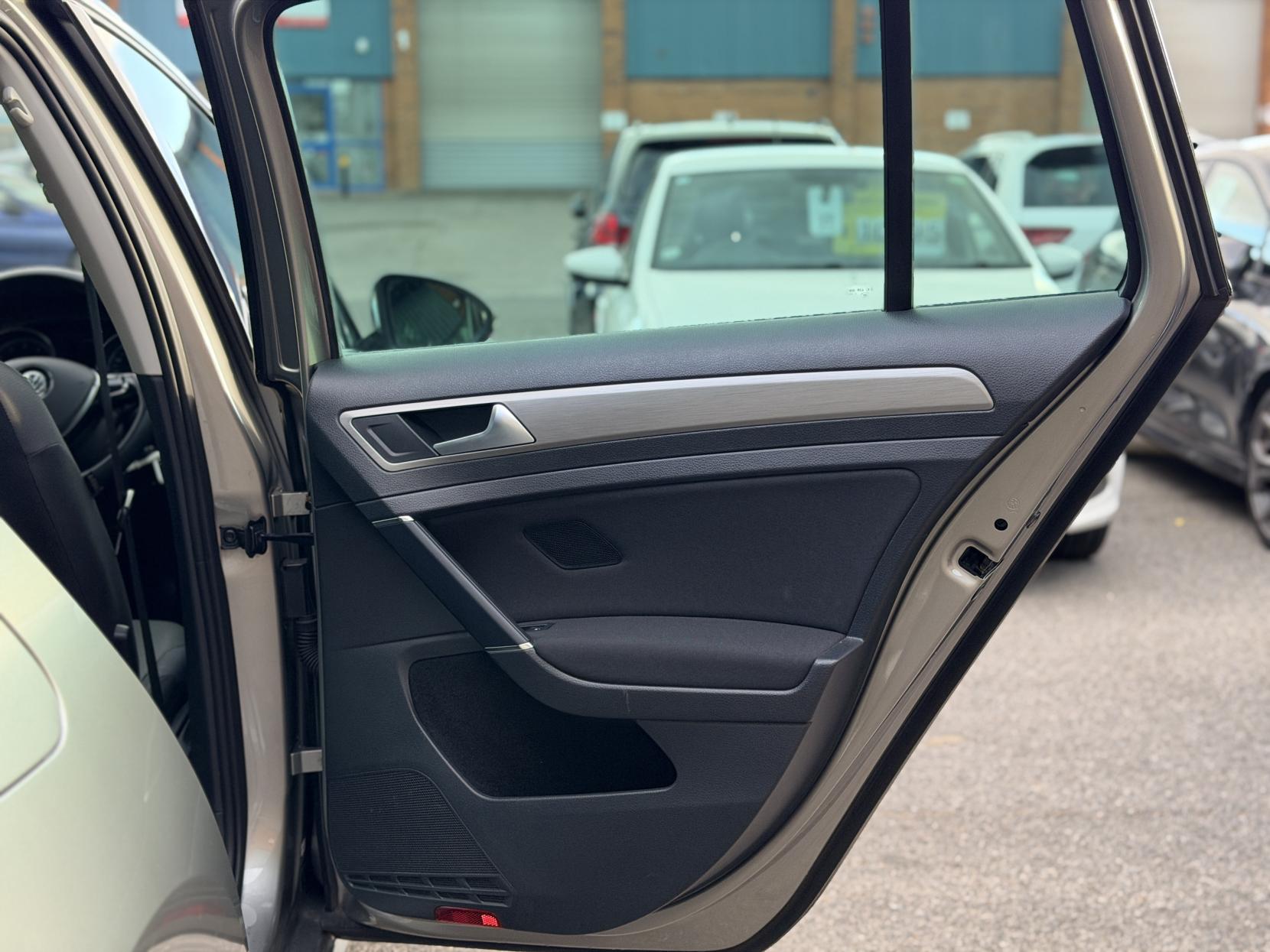 Volkswagen Golf 1.2 TSI BlueMotion Tech S Estate 5dr