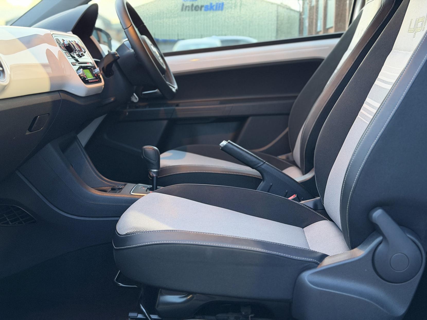 Volkswagen up! 1.0 up! White Hatchback (2011 - 2017)