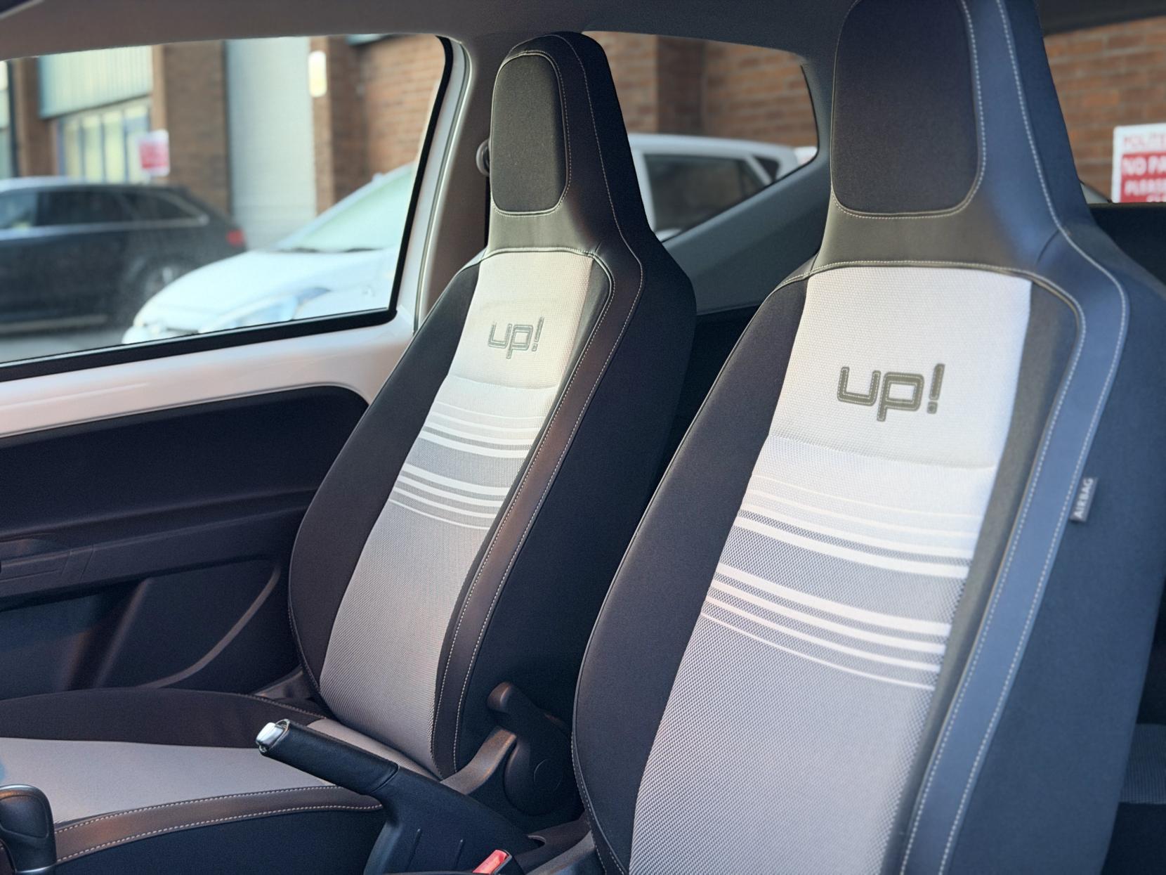 Volkswagen up! 1.0 up! White Hatchback (2011 - 2017)