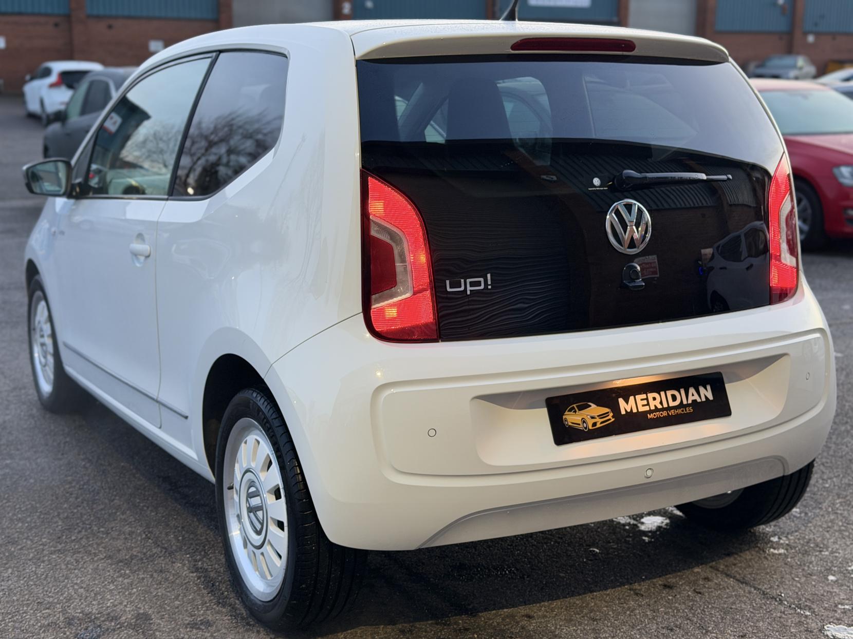 Volkswagen up! 1.0 up! White Hatchback (2011 - 2017)