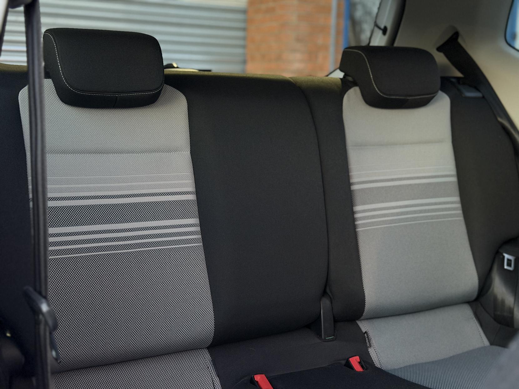 Volkswagen up! 1.0 up! White Hatchback (2011 - 2017)