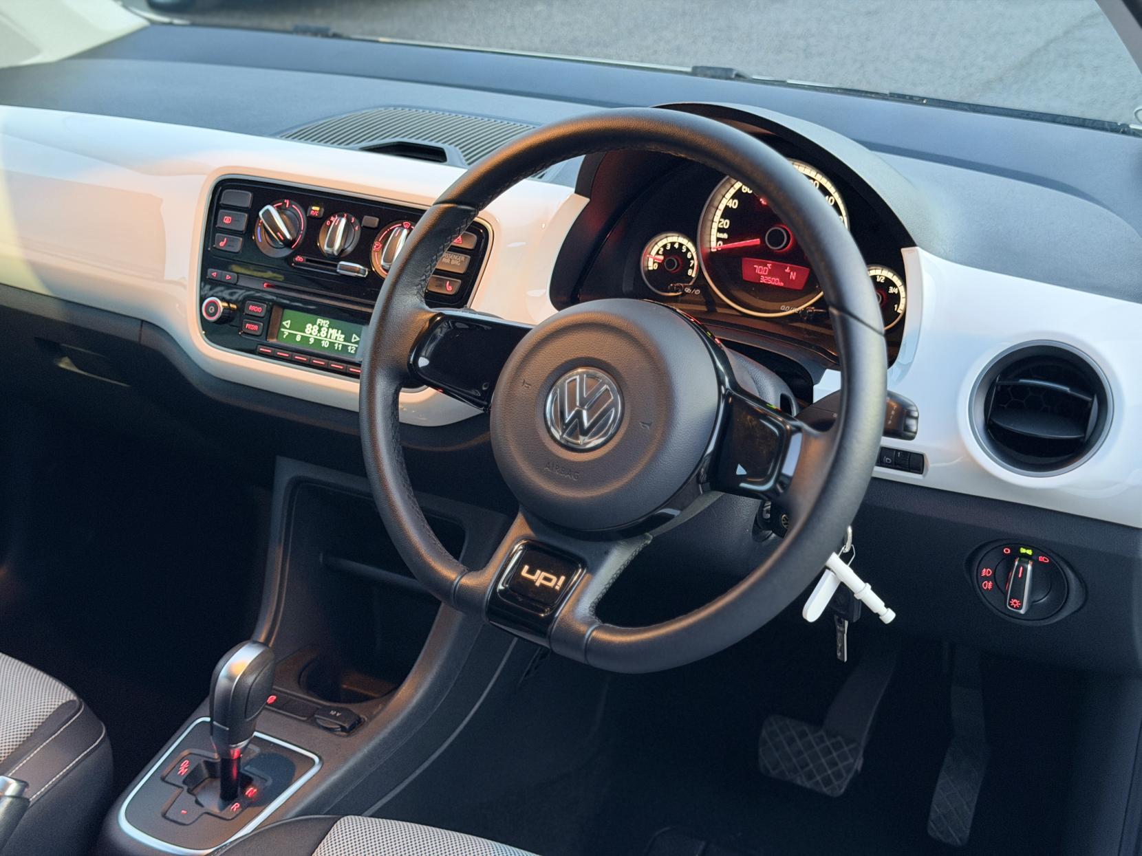 Volkswagen up! 1.0 up! White Hatchback (2011 - 2017)